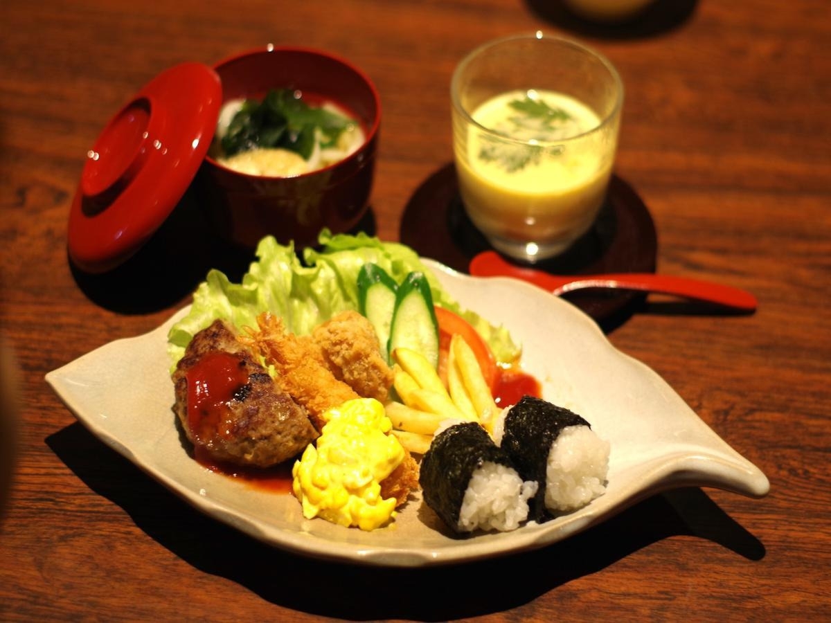 【1日2組限定】特選鳥取和牛すき焼きディナー付｜海と山を望む贅沢スイート