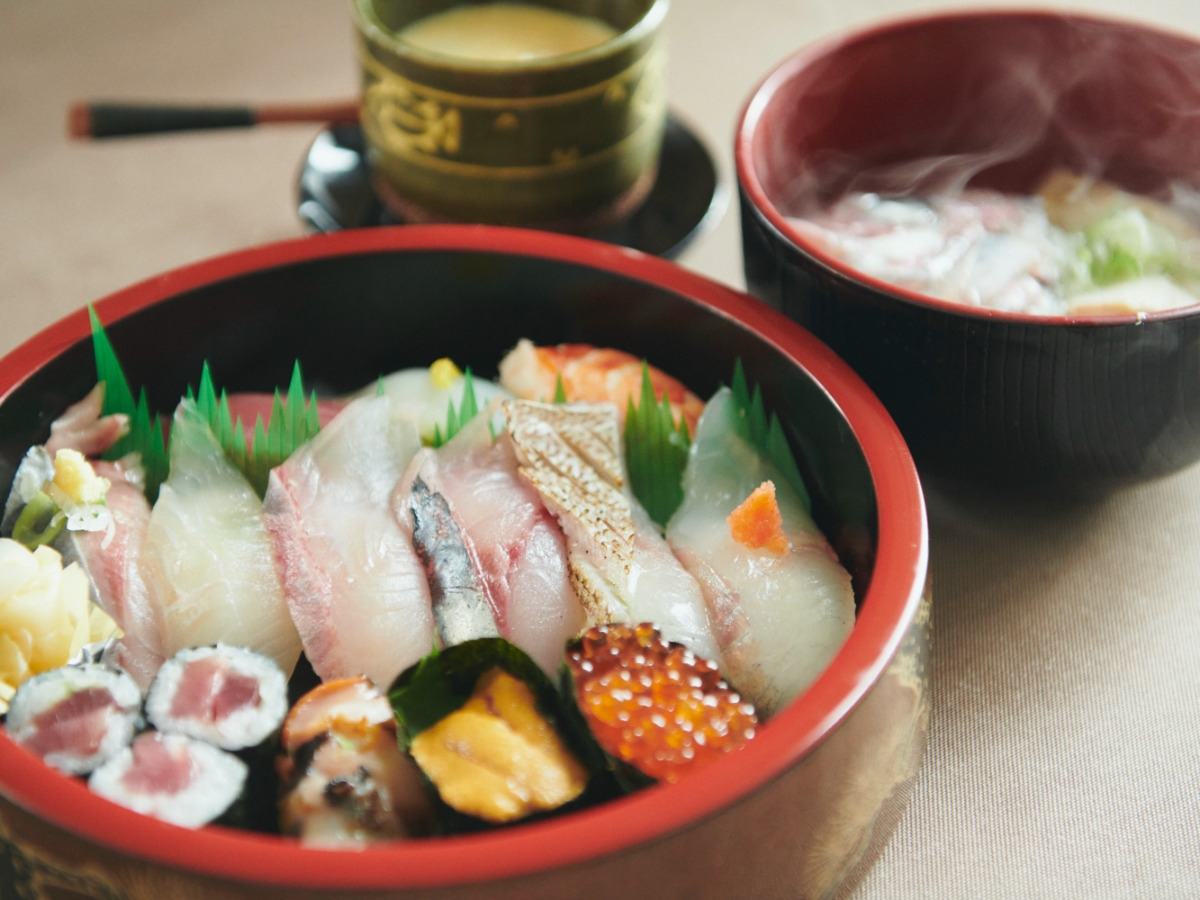 地元で評判の寿司屋握りたてデリバリープラン（夕食付き、朝食なし）