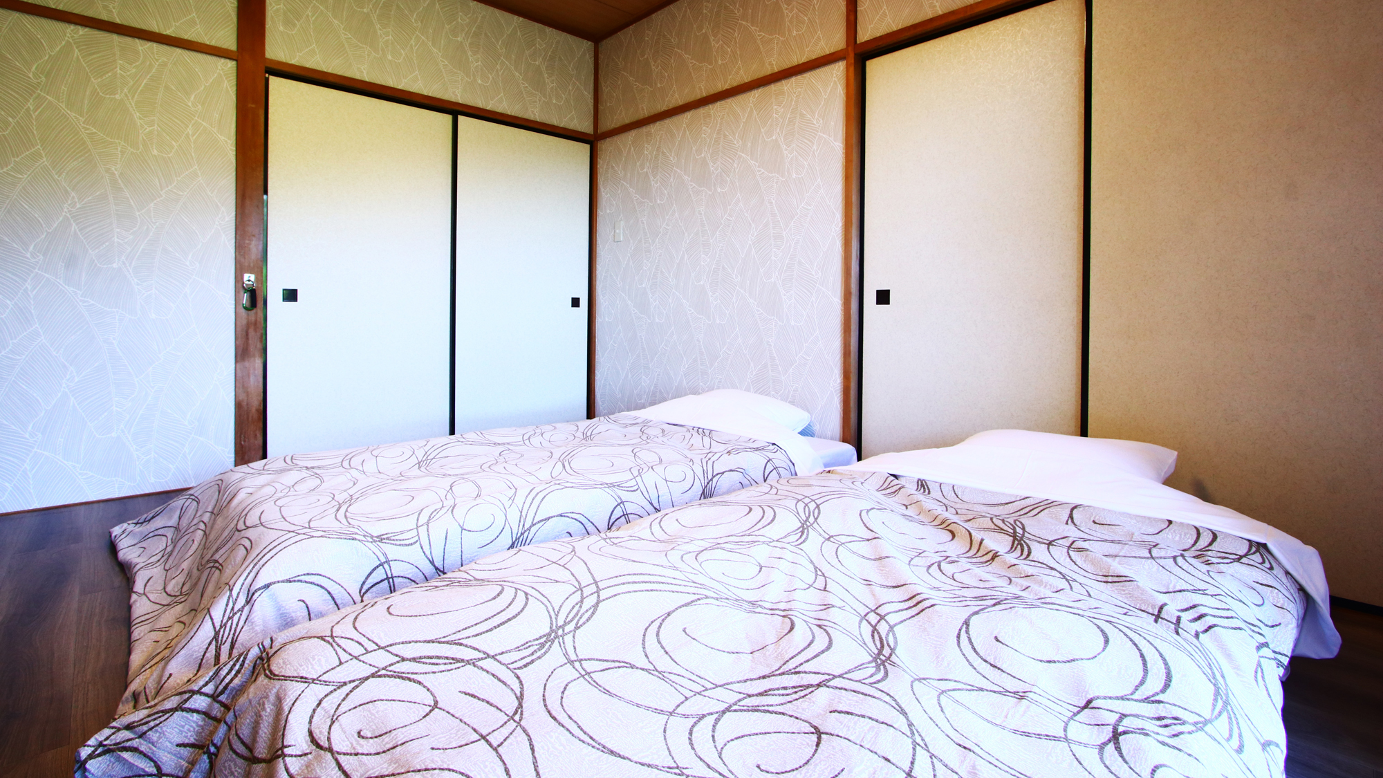 ツインルーム◆シングルベッドが2台置いてあるお部屋です
