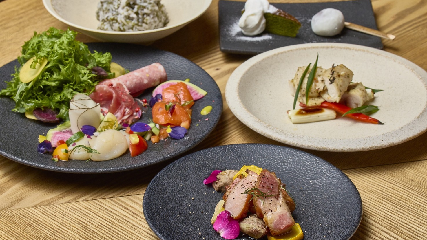 【ホテルディナー】拘りの空間で、地元産の食材を愉しむコースディナー【朝食無料】
