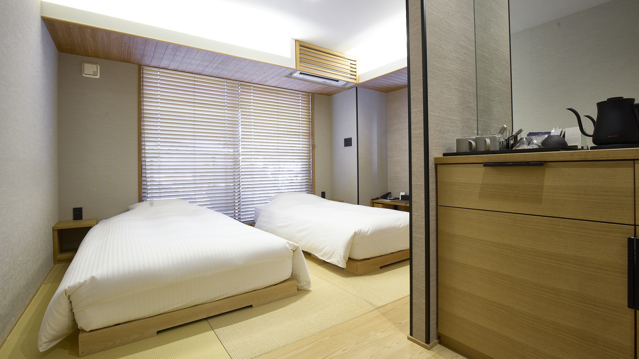 スーペリアツイン【バルコニー付】(20㎡/ベッド2台①110㎝幅②97㎝幅/定員1～2名)