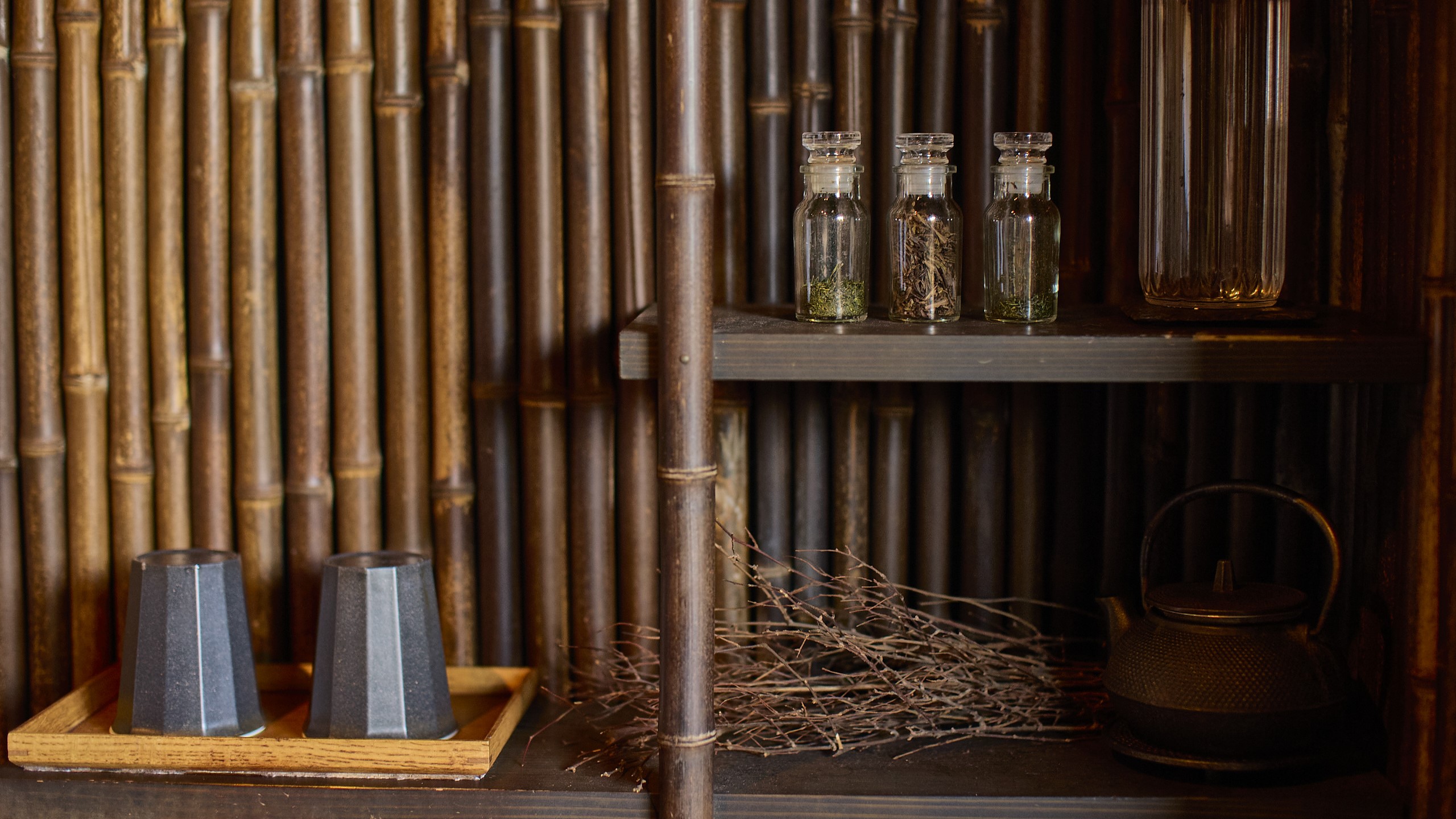 ドリンク（煎茶 / COLD・煎茶・玉露・ほうじ茶 / HOT）をご用意しております