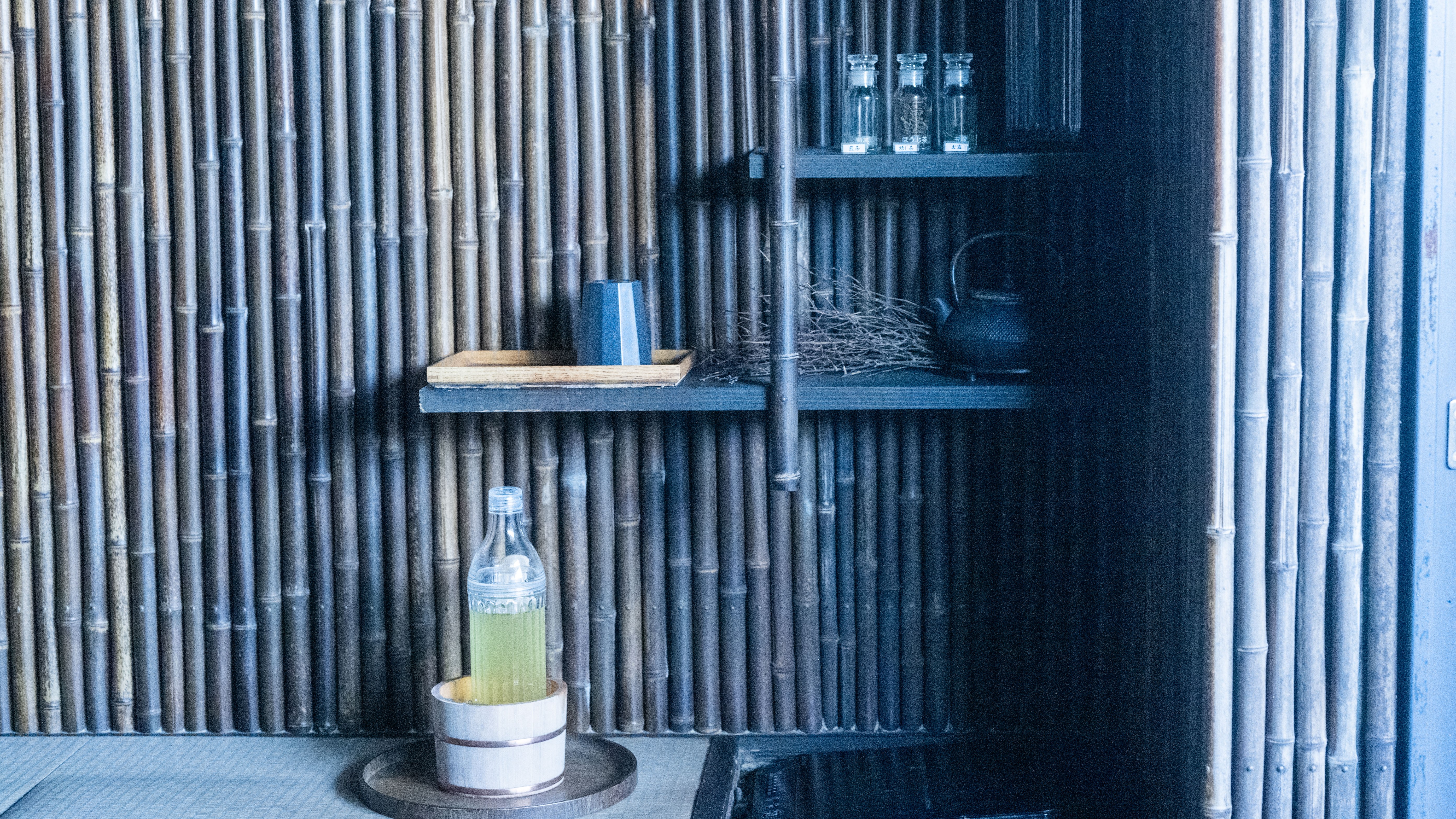 ドリンク（煎茶 / COLD・煎茶・玉露・ほうじ茶 / HOT）をご用意しております