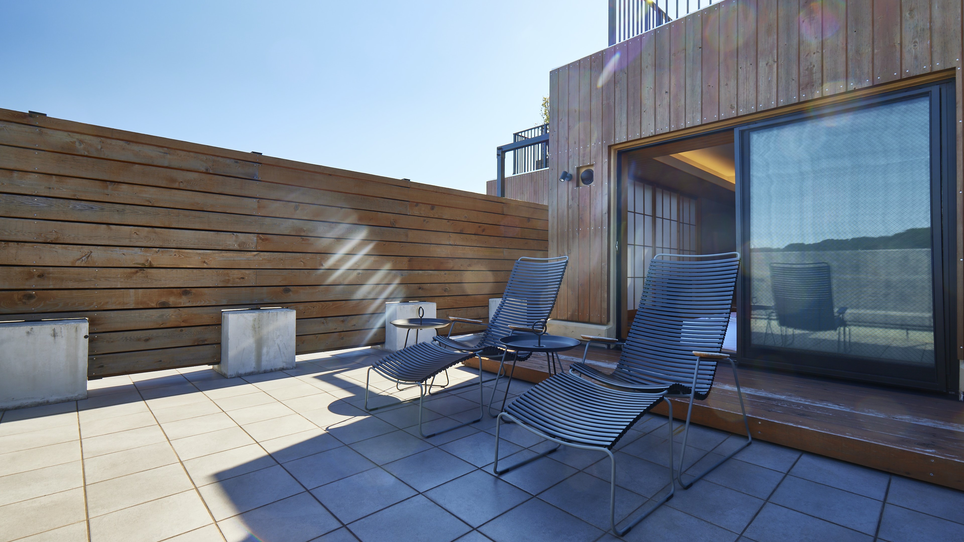 デラックスツインウエスト【専用テラス付】最上階(34.5㎡/ベッド幅120㎝&times;2台/定員1～4名)