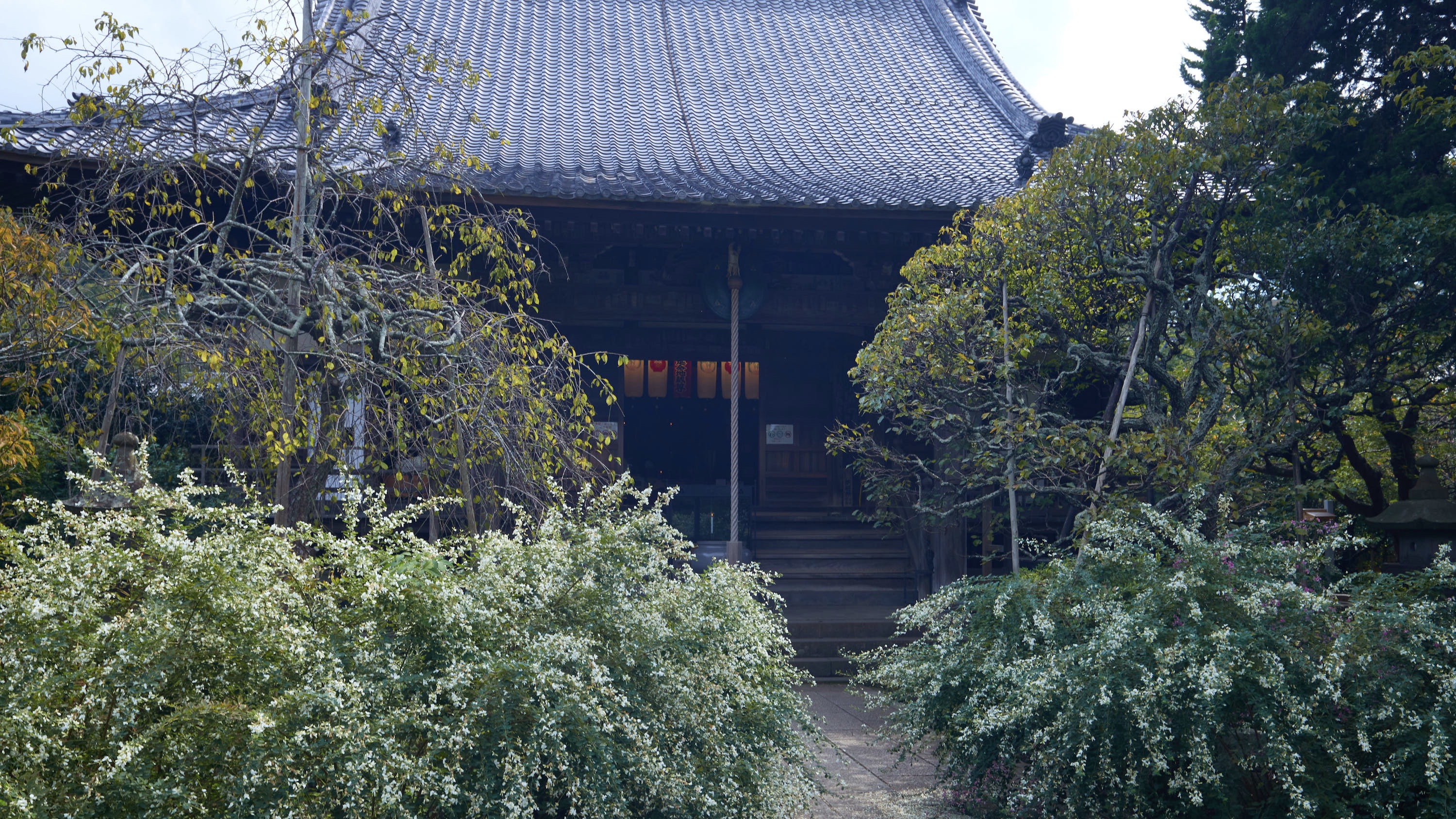 「宝戒寺」鎌倉駅徒歩13分