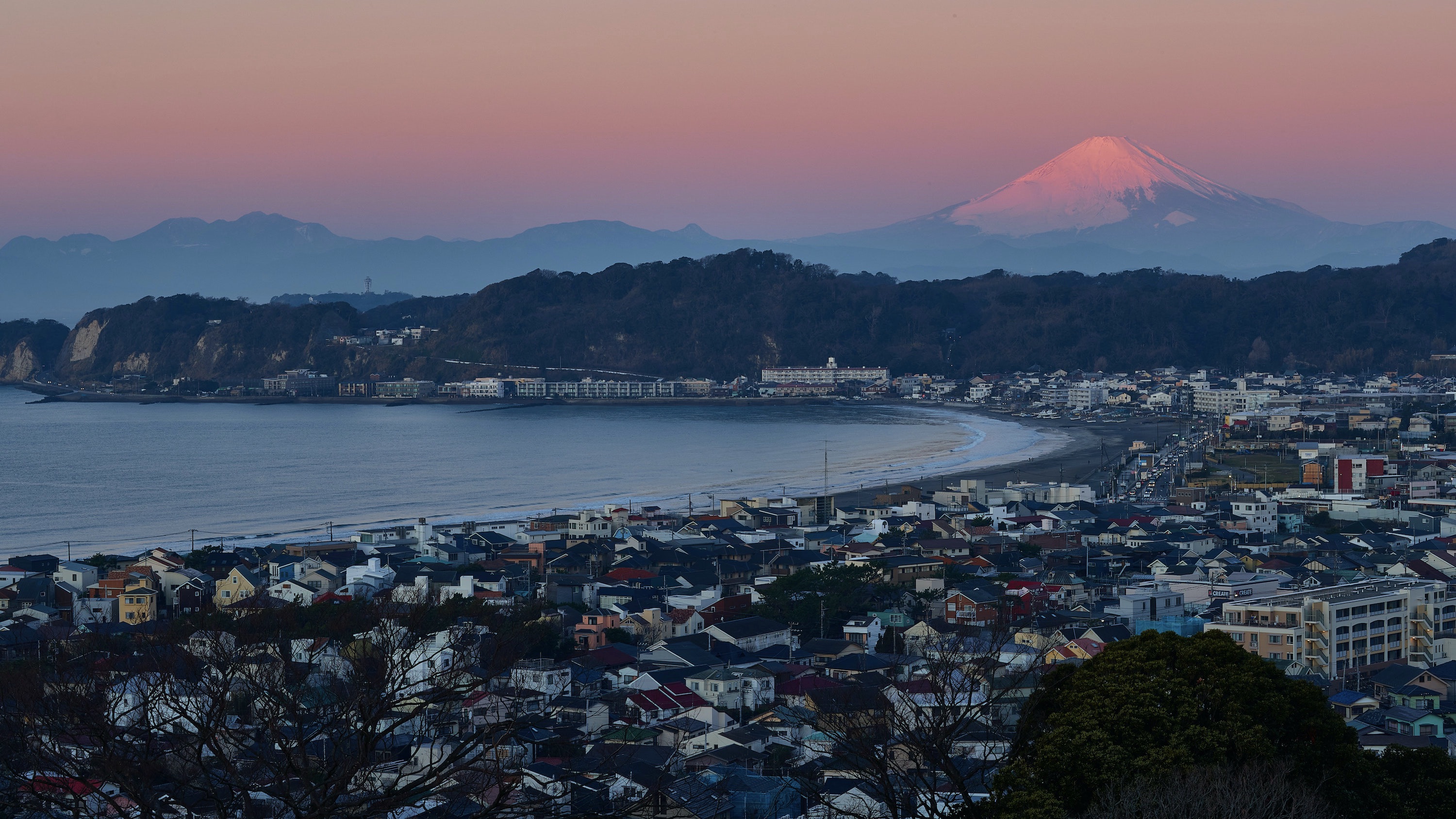 鎌倉は富士山の絶景スポットが多数ございます