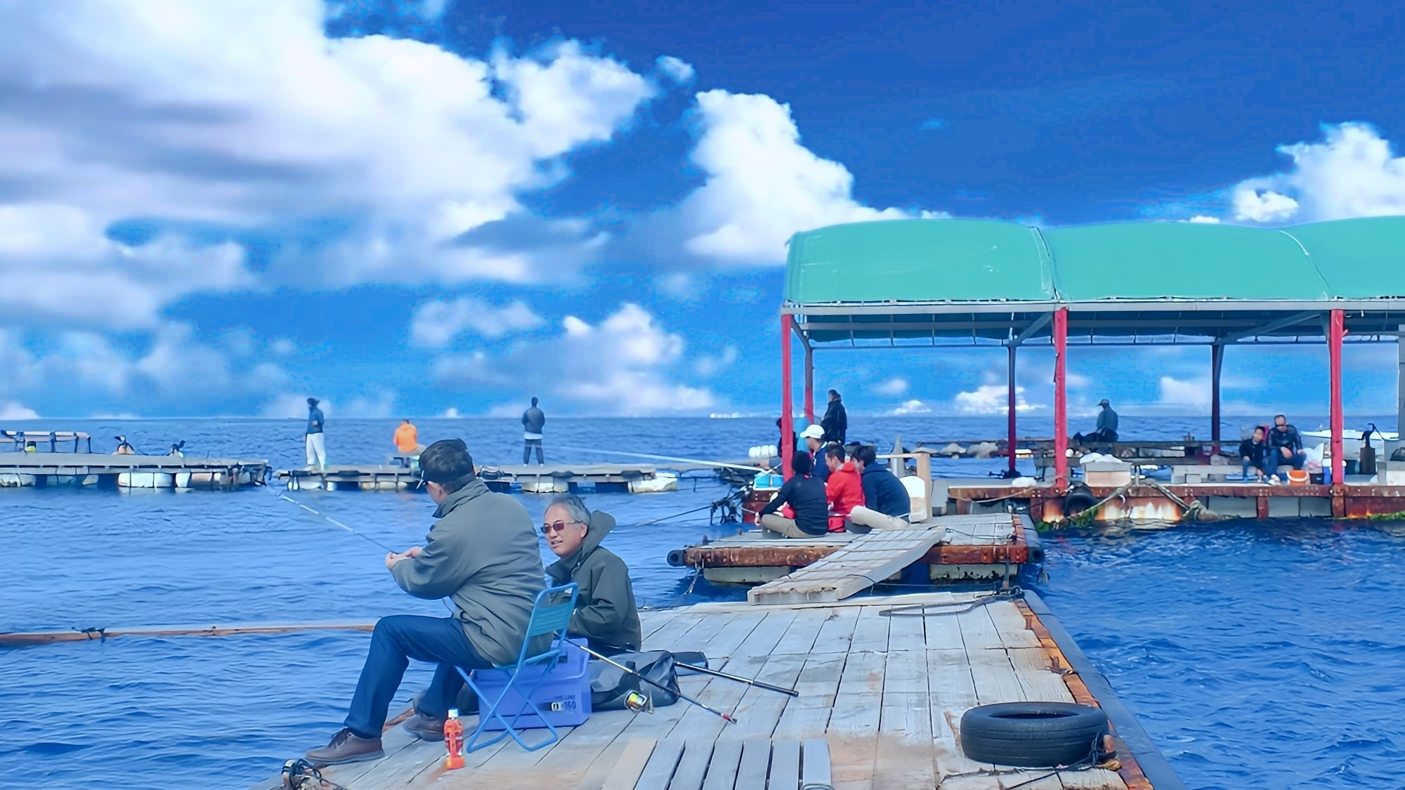 美ら海水族館近くの海で☆手ぶらで海上BBQ+イカダで釣り体験!/朝食付き