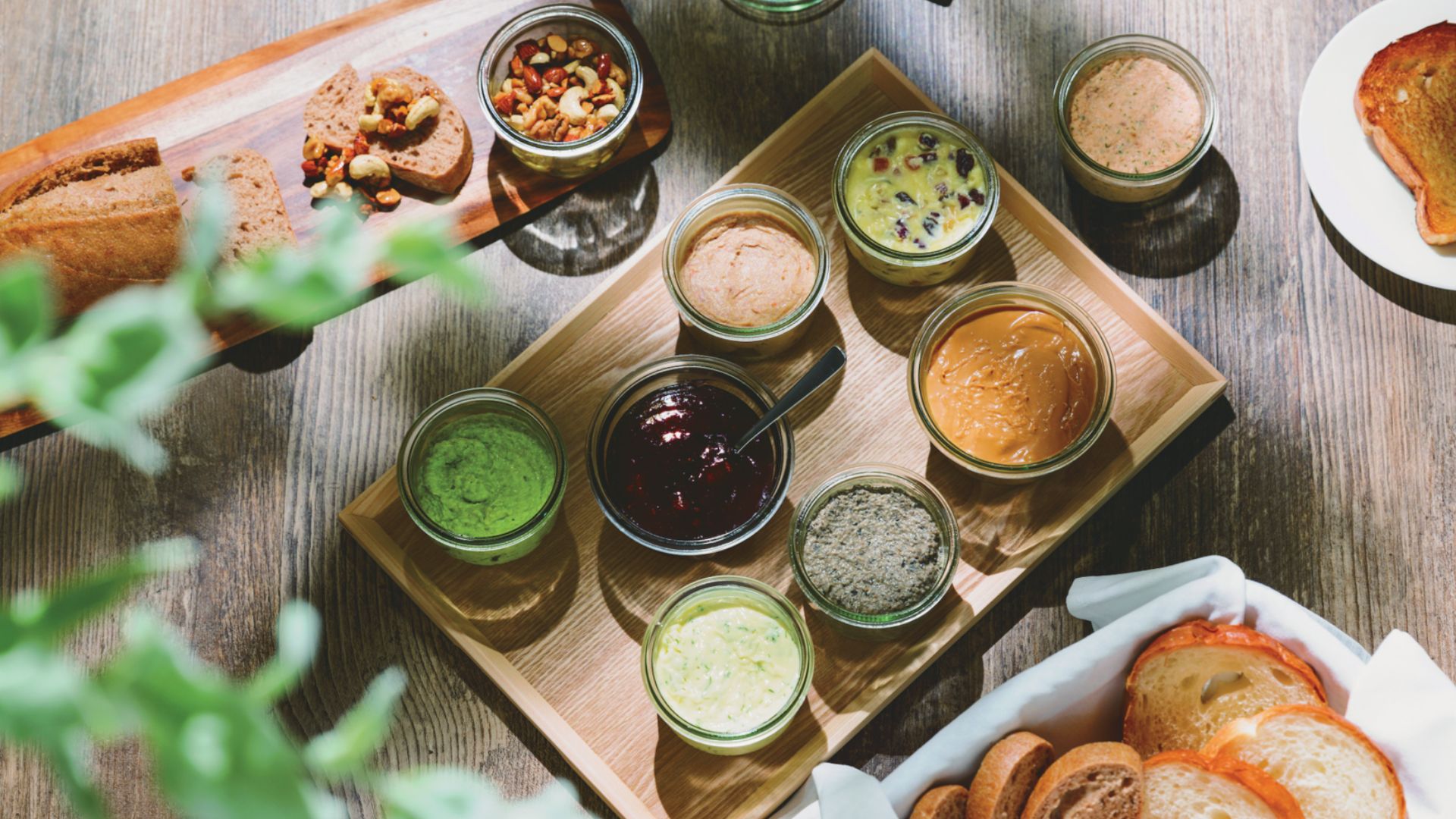 &ldquo;THE 10&rdquo;：究極のパンのお供15選