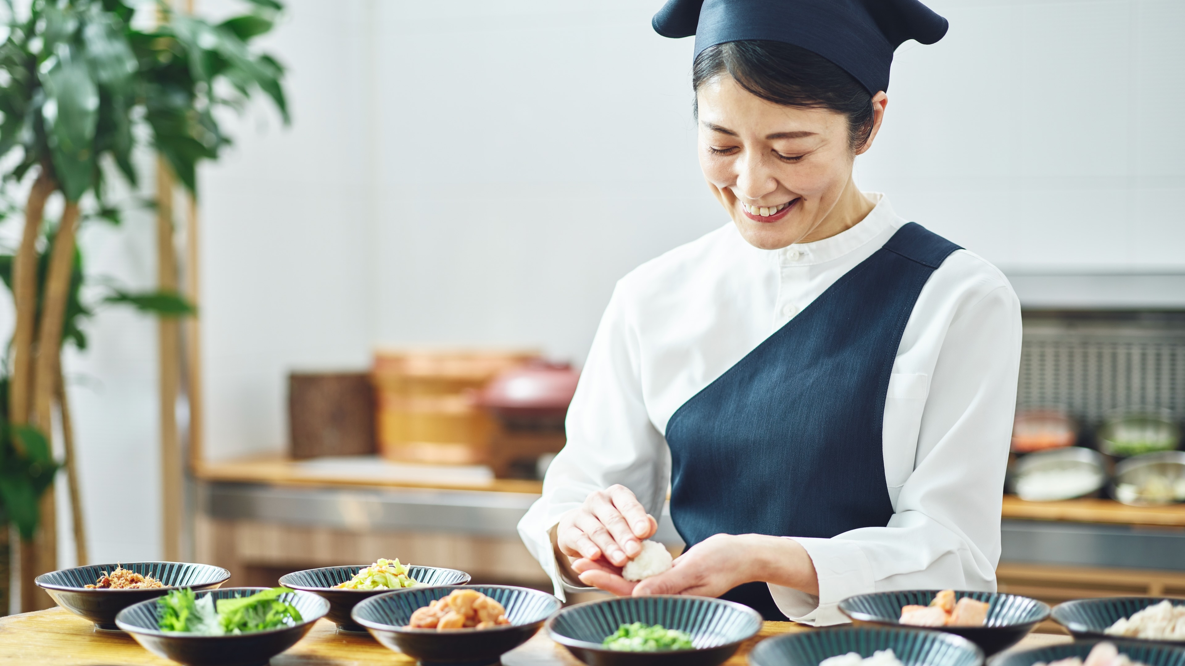 &ldquo;THE 10&rdquo; ：ライブキッチンで仕上げるご褒美おむすび