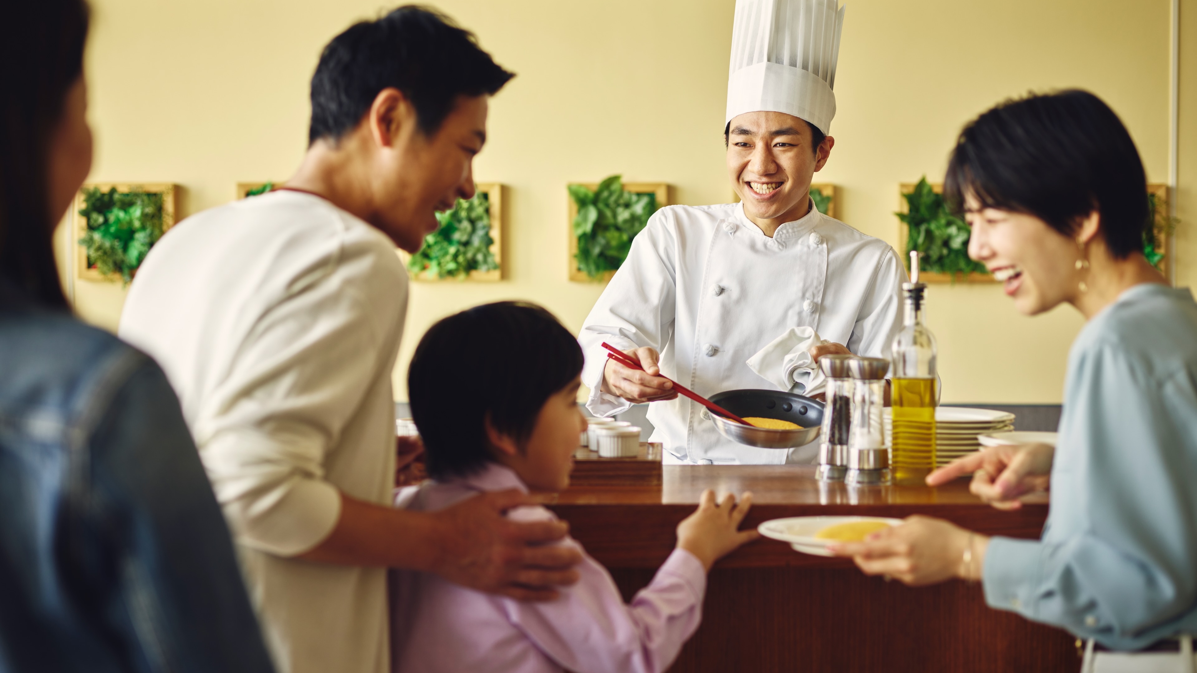 &ldquo;THE 10&rdquo; ：ブランド卵を使用した出来立てのオムレツ