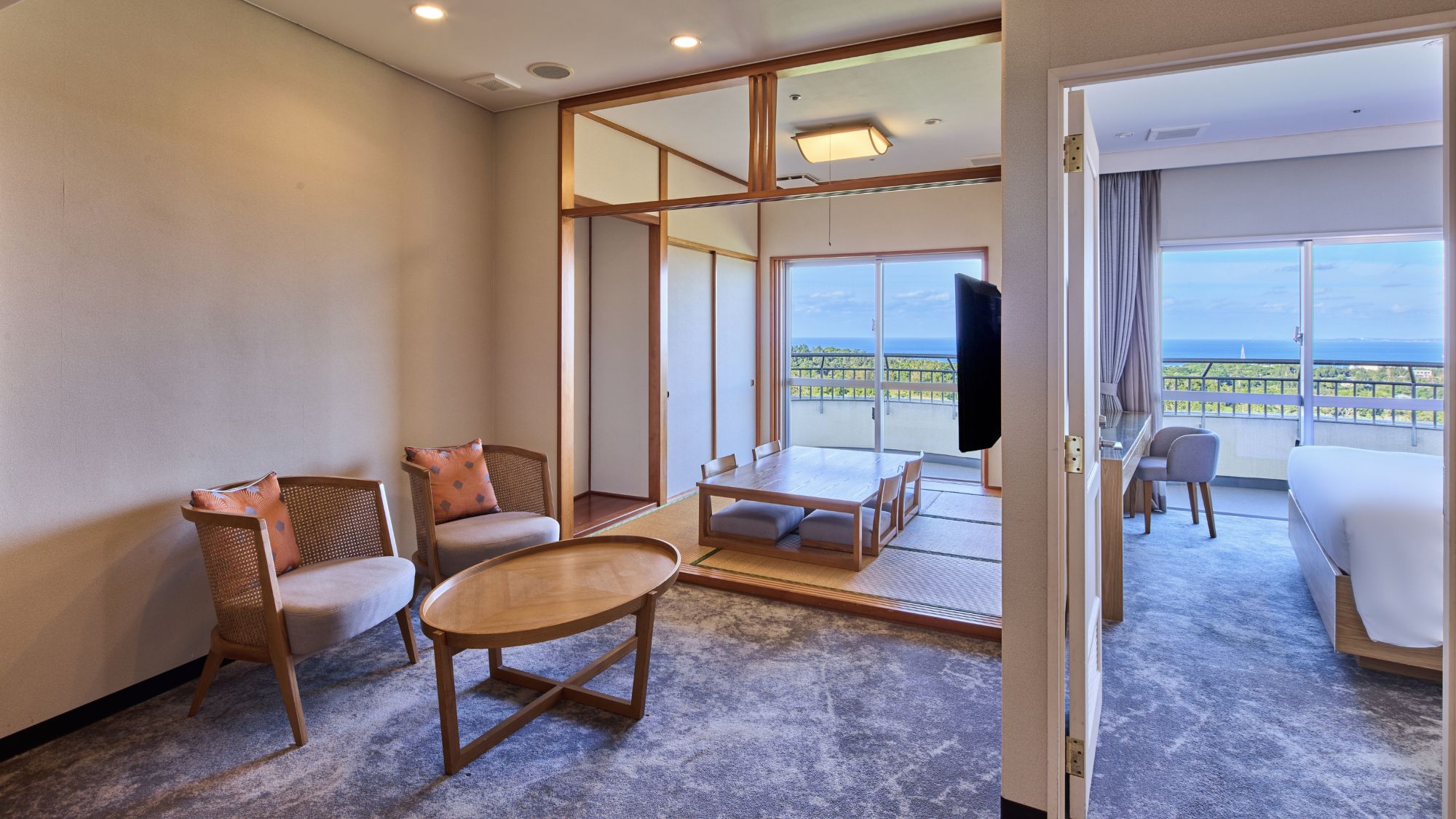 【和洋室ファミリースイートキング】最上階6階のお部屋となっており、綺麗な景色を眺めることができます。