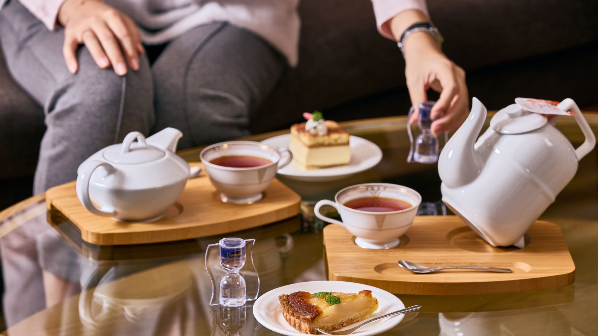 【ラウンジバー】アフタヌーンティーにもおすすめです。