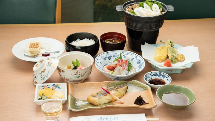 【1泊2食付】「ボリューム満点◎和食膳」季節のお鍋や地元食材を堪能♪