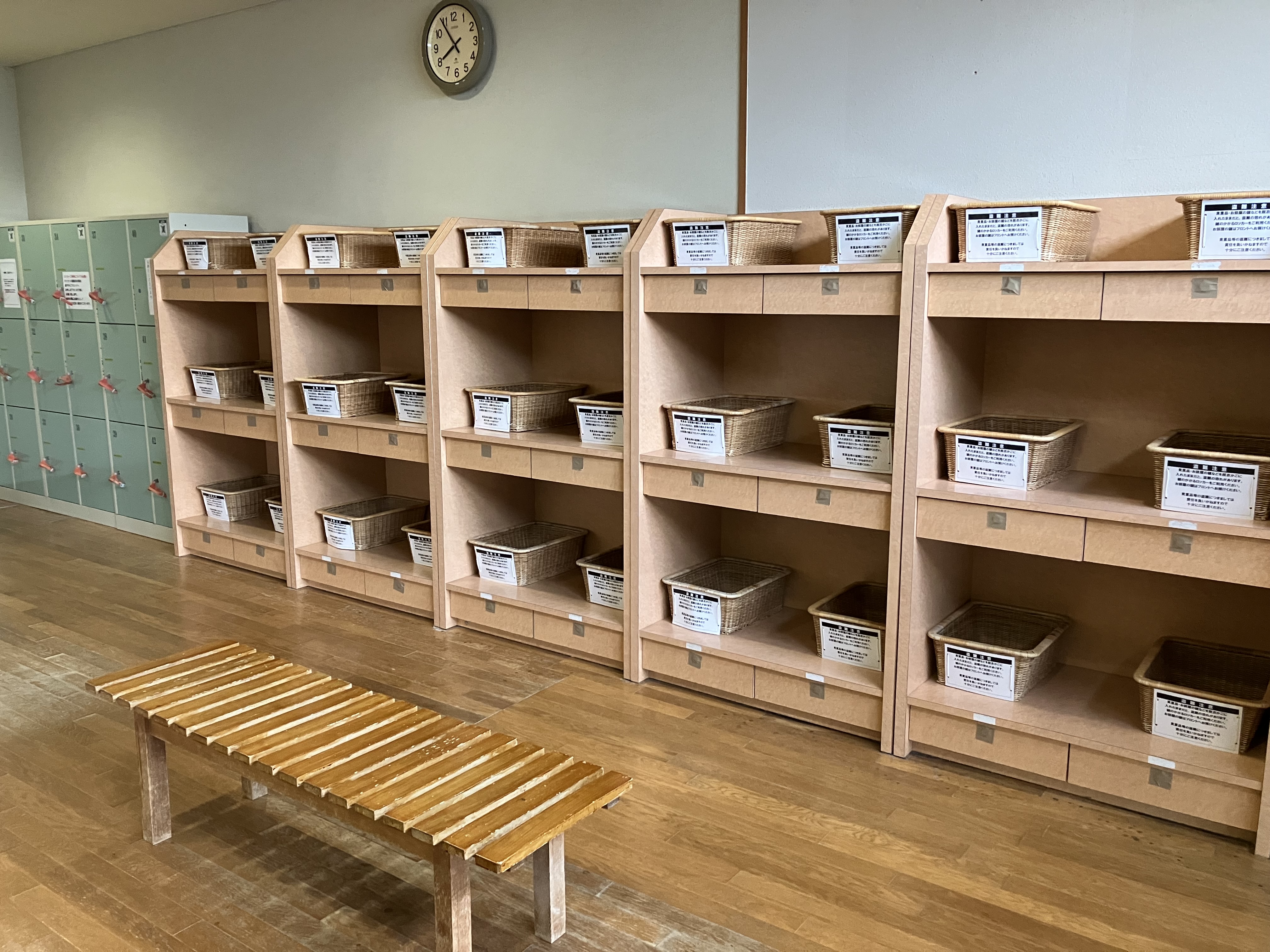 温泉大浴場：脱衣所