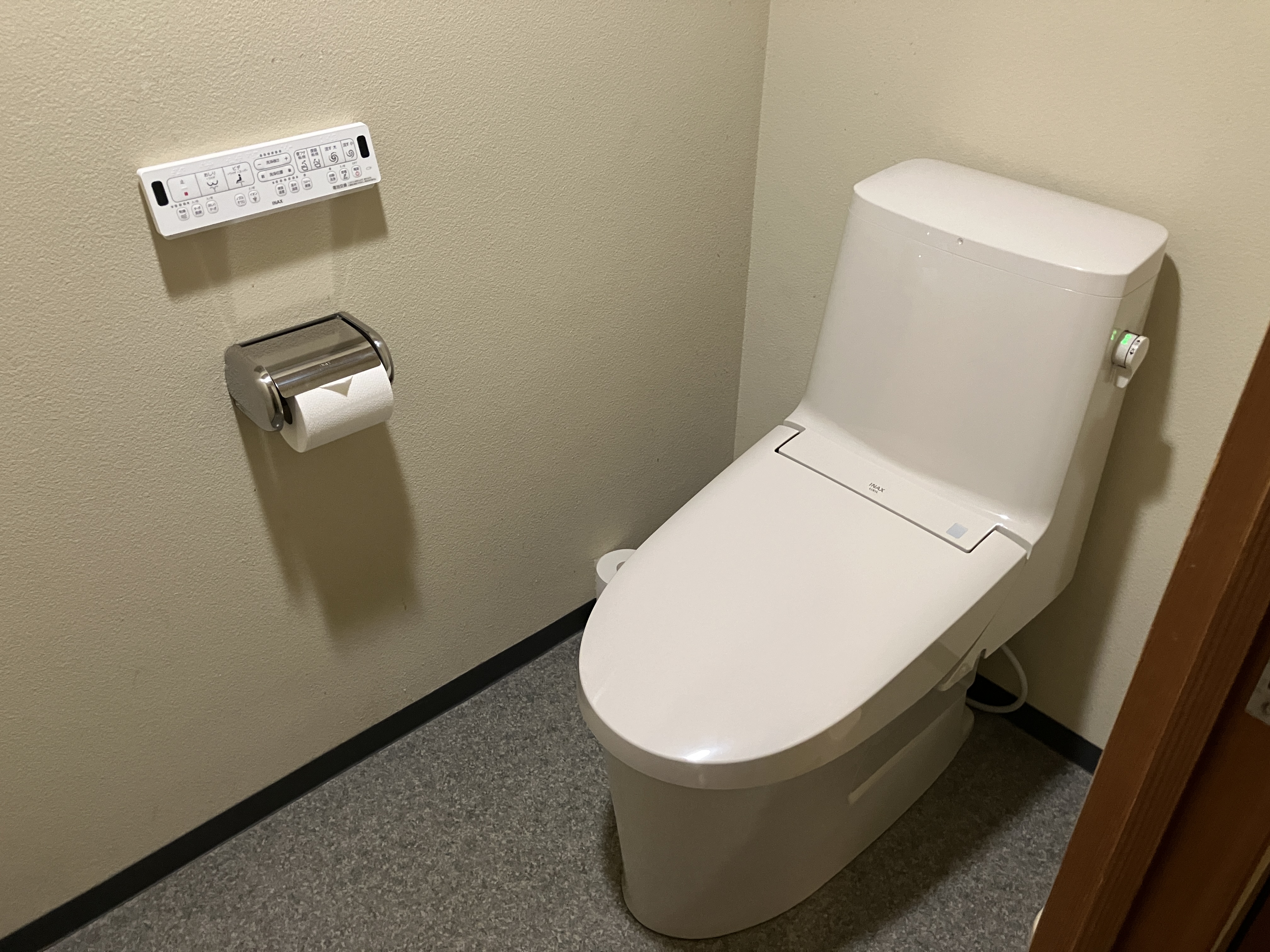 客室：洗浄機付きトイレ（和室10畳）