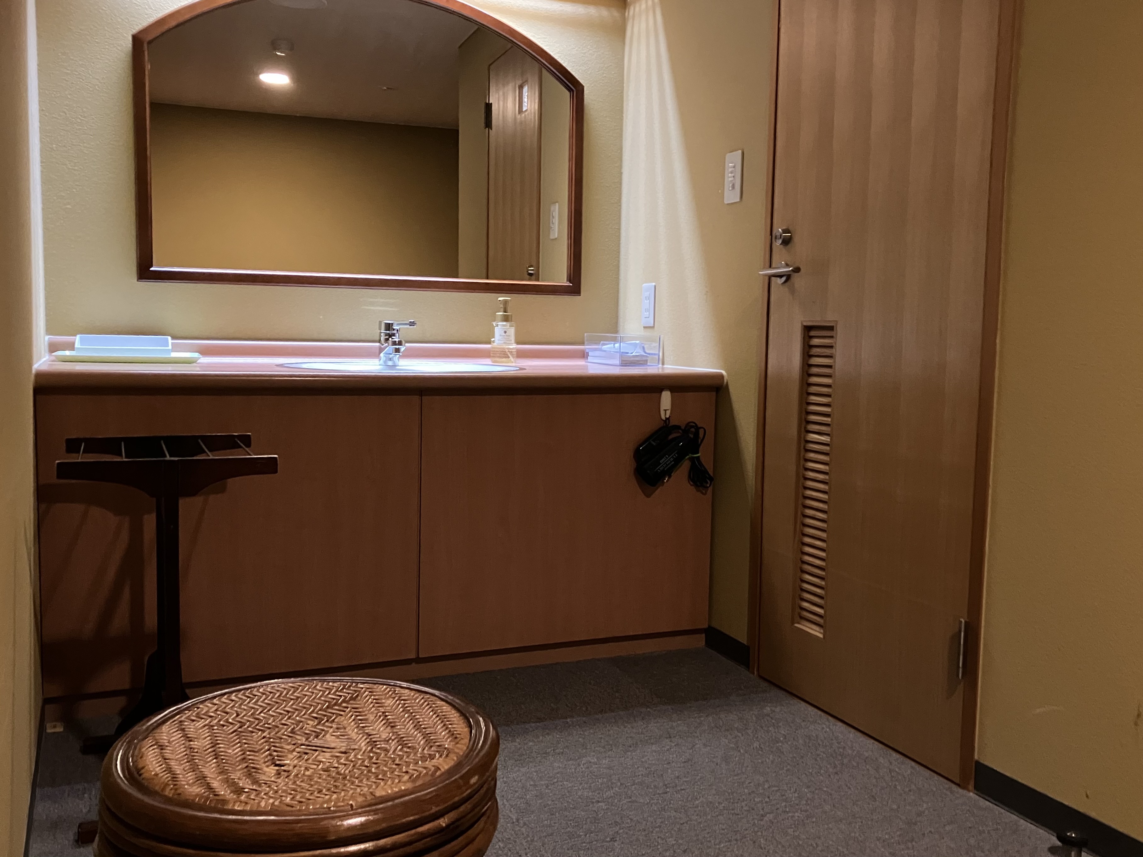 客室：洗面台（和室10畳）