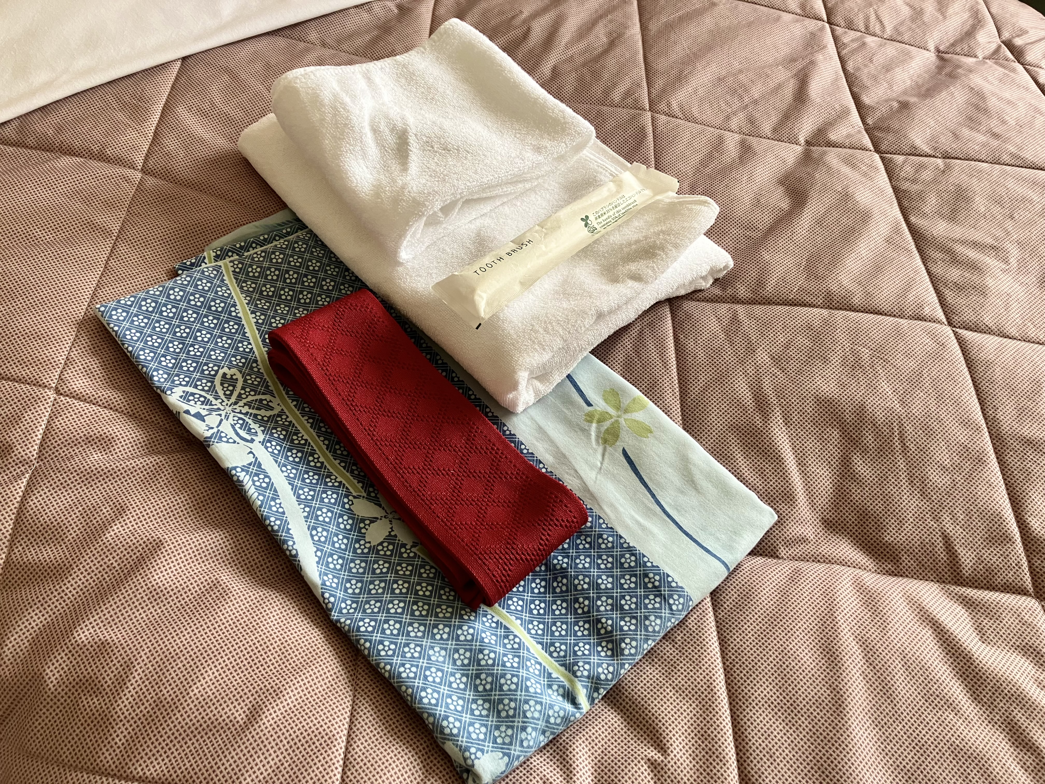 アメニティ：お部屋設備（浴衣・タオル・歯ブラシ）
