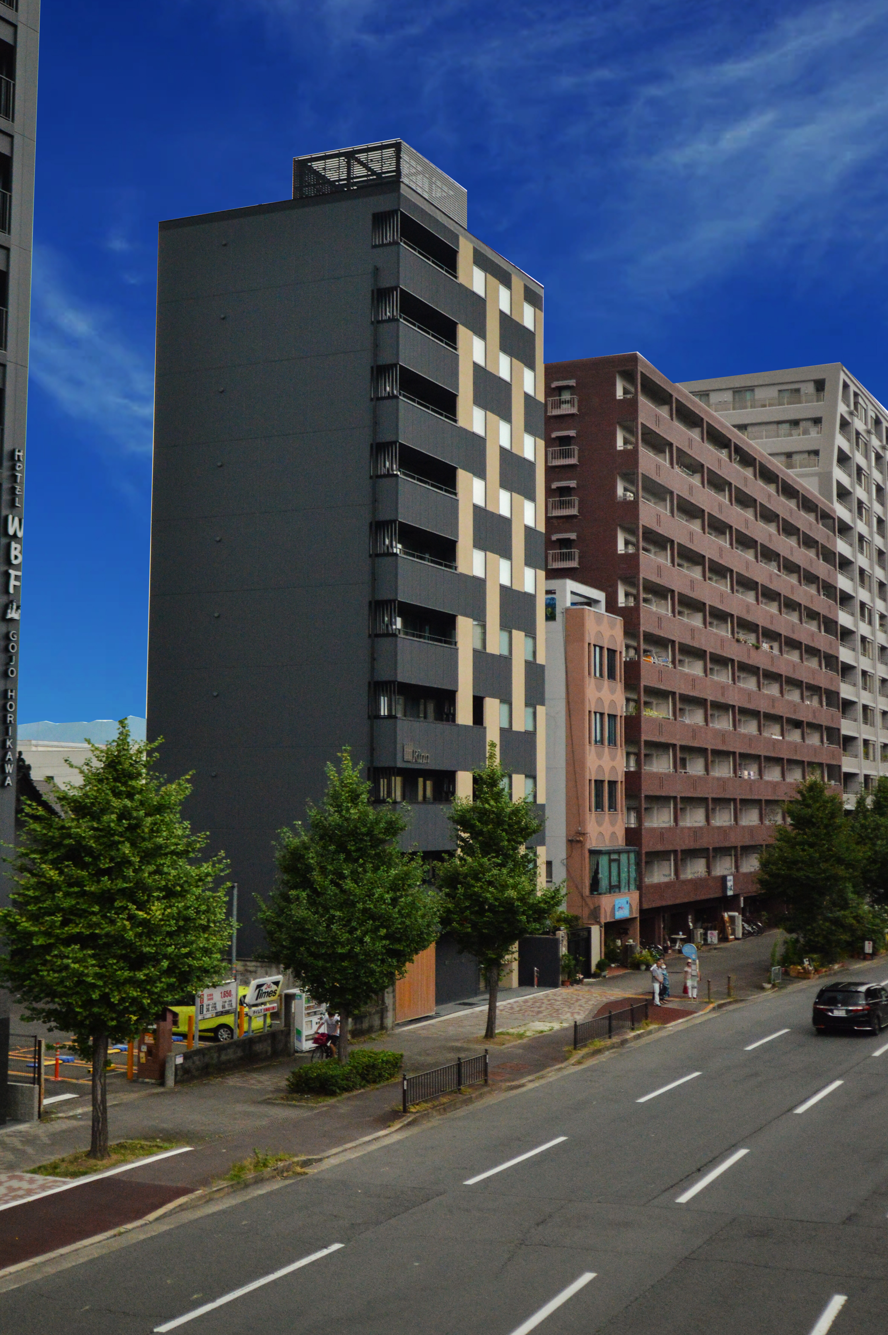 【堀川五条】バス停留所はホテル目の前にございます。