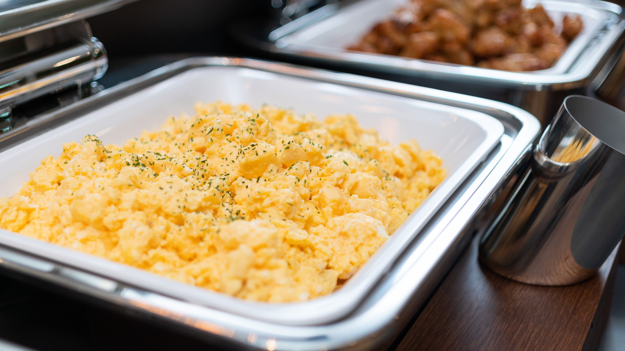 食べ残しゼロを目指して、追加の補充は少しずつ丁寧にご提供しております