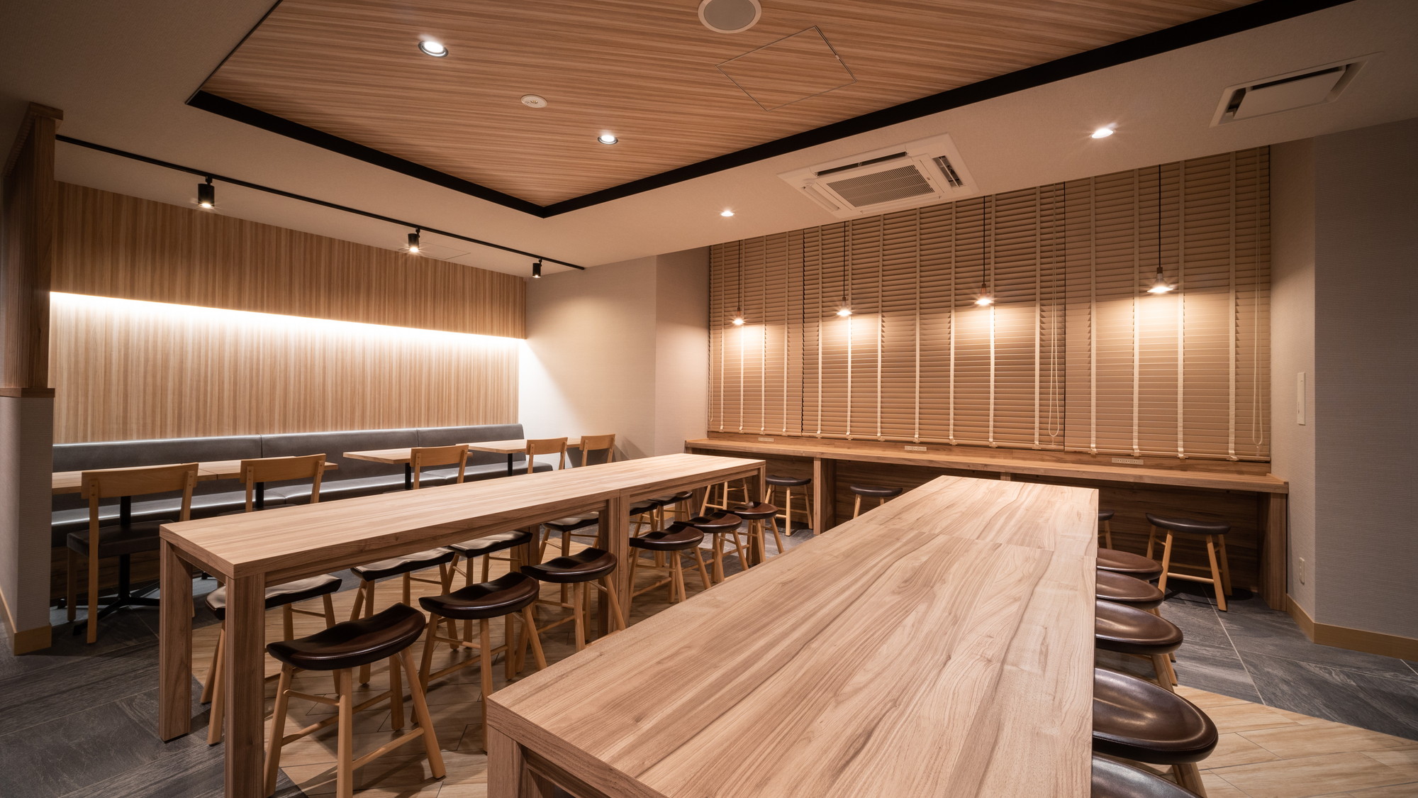 朝は朝食のご提供場所となります