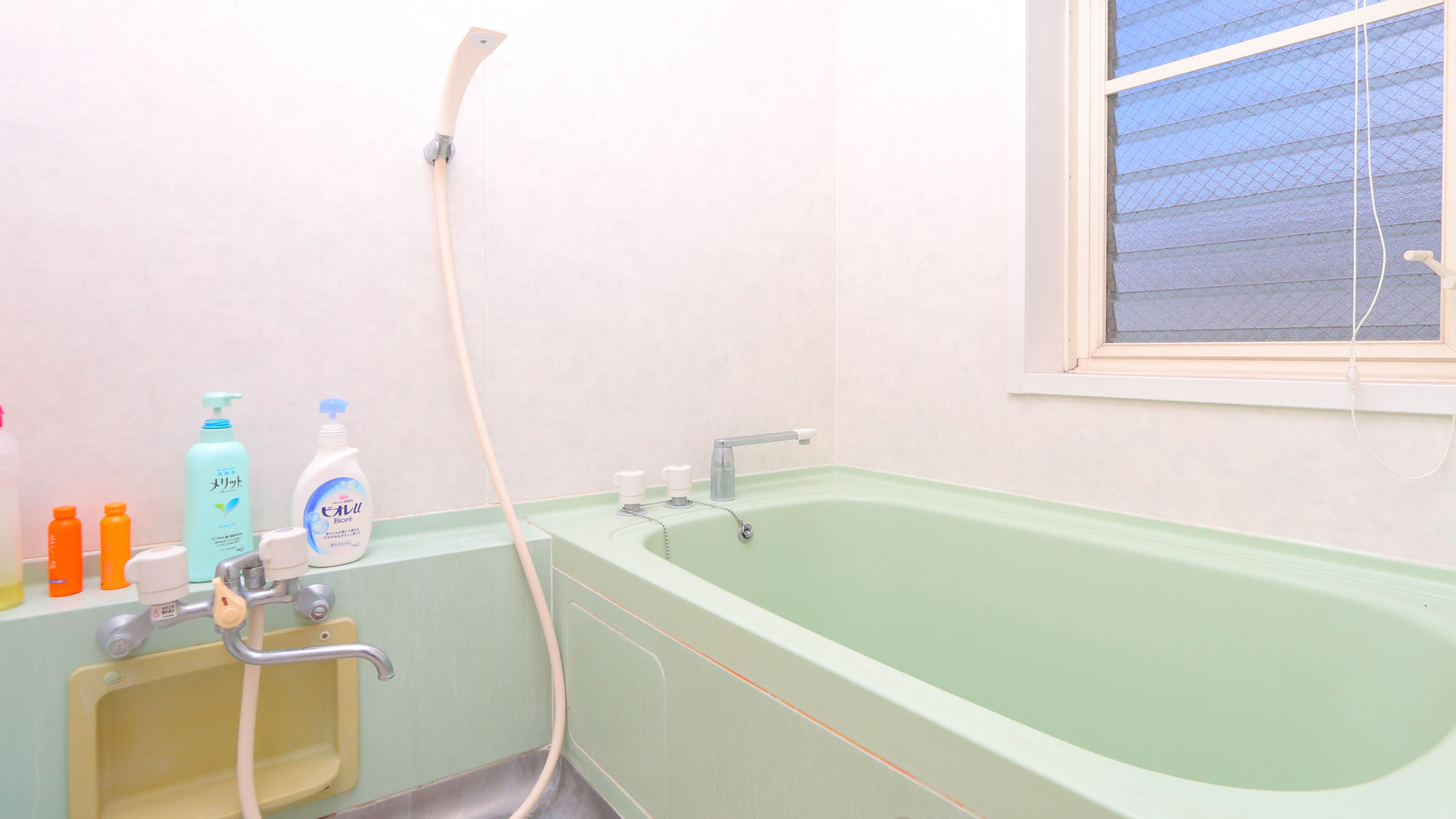 【浴室】バスルームは独立タイプです。ゆっくりと湯船に浸かれます☆