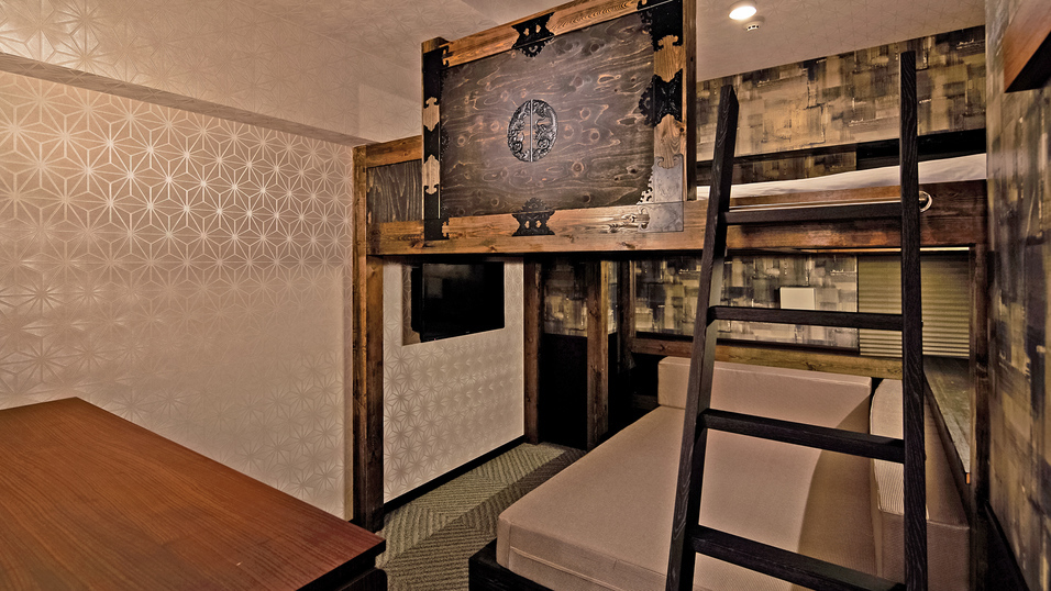 忍者屋敷風ルームー櫓ベッドツイン・キング部屋（一例）