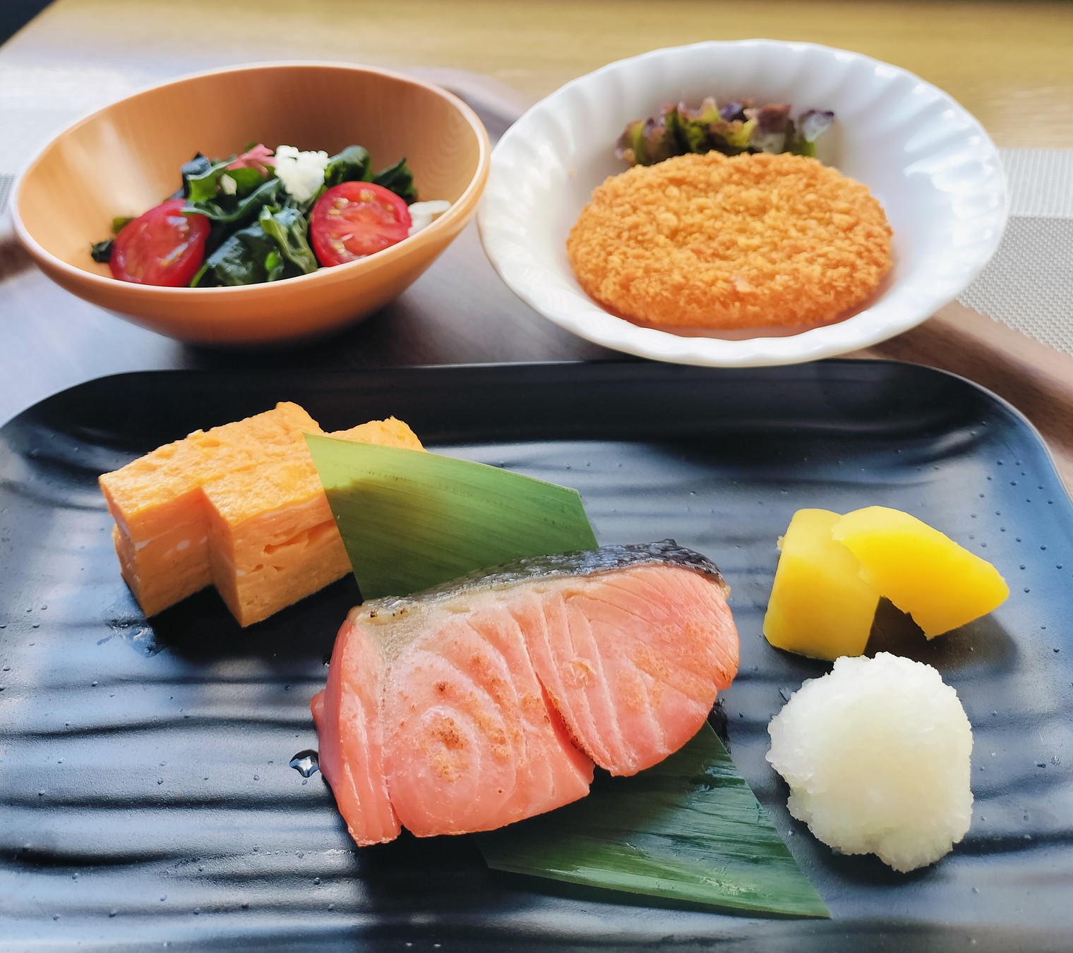 1泊〜6泊　朝からしっかり食事付き　セミダブルベッド（駐車場利用なし） 