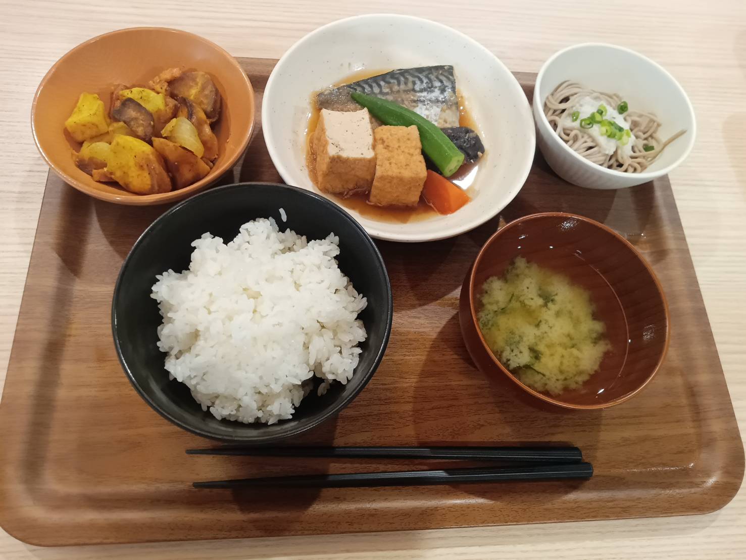 朝食