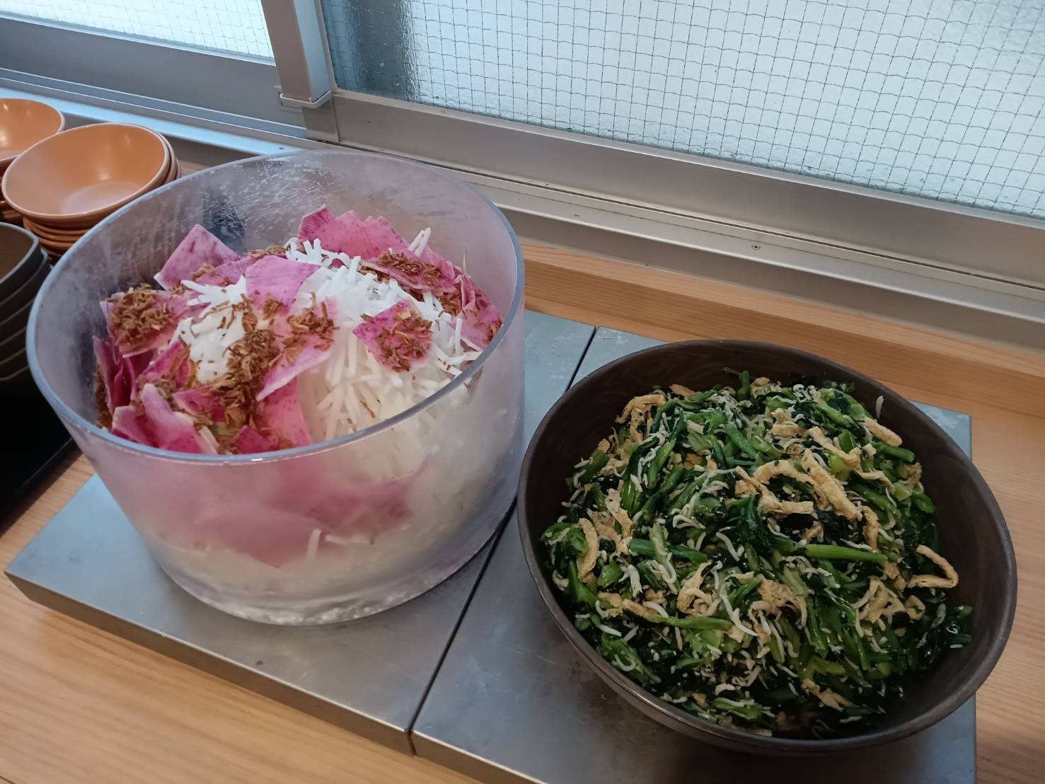 朝食