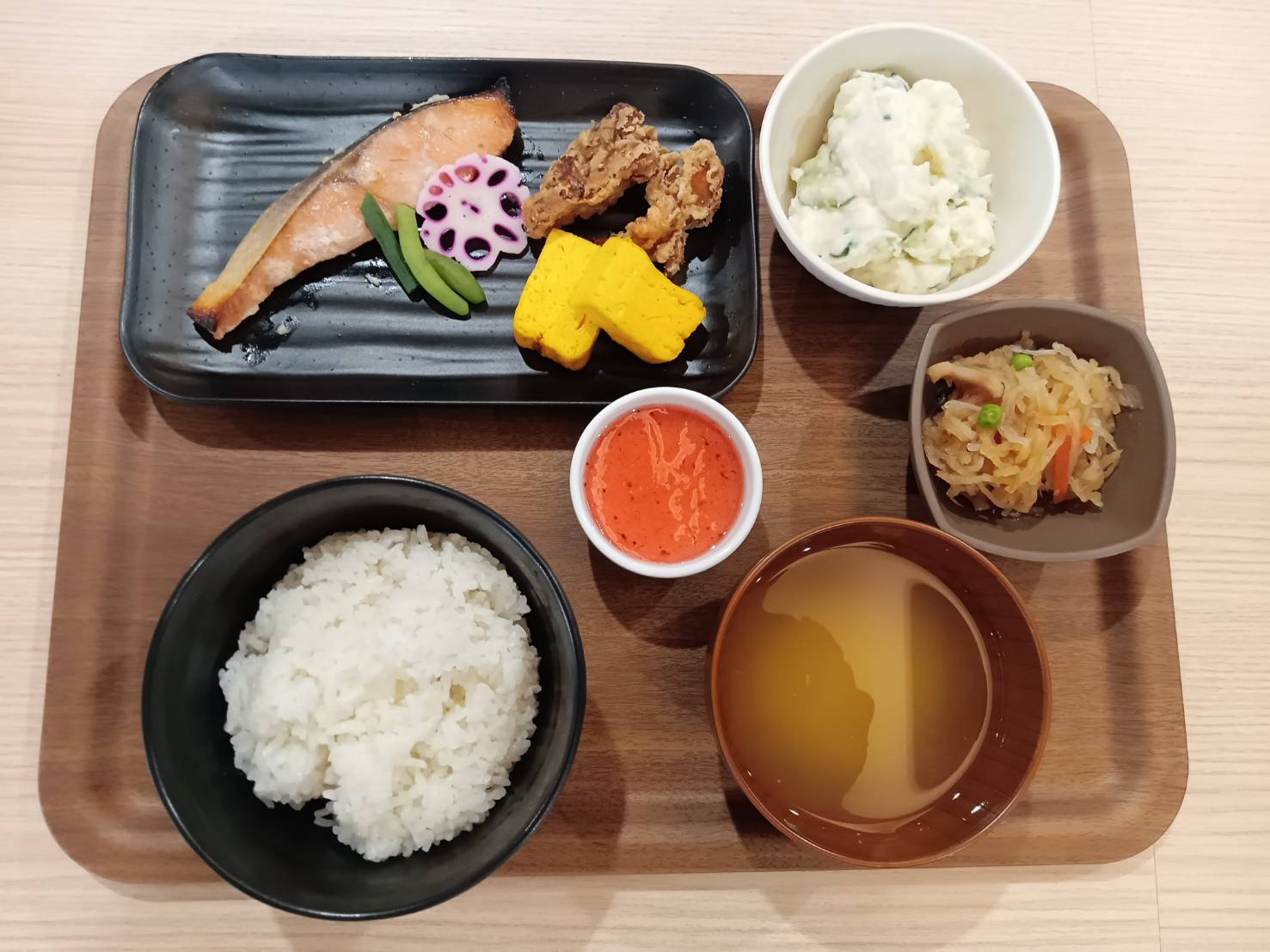 朝食
