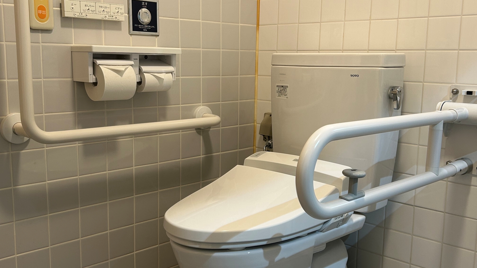 *客室設備／バリアフリー・トイレ付き