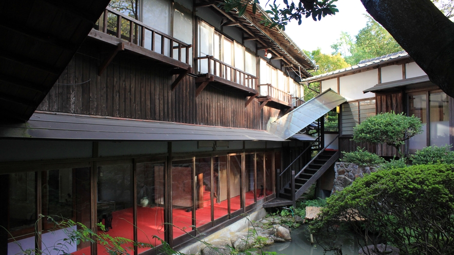 *外観／歴史が感じられる伝統的な日本家屋