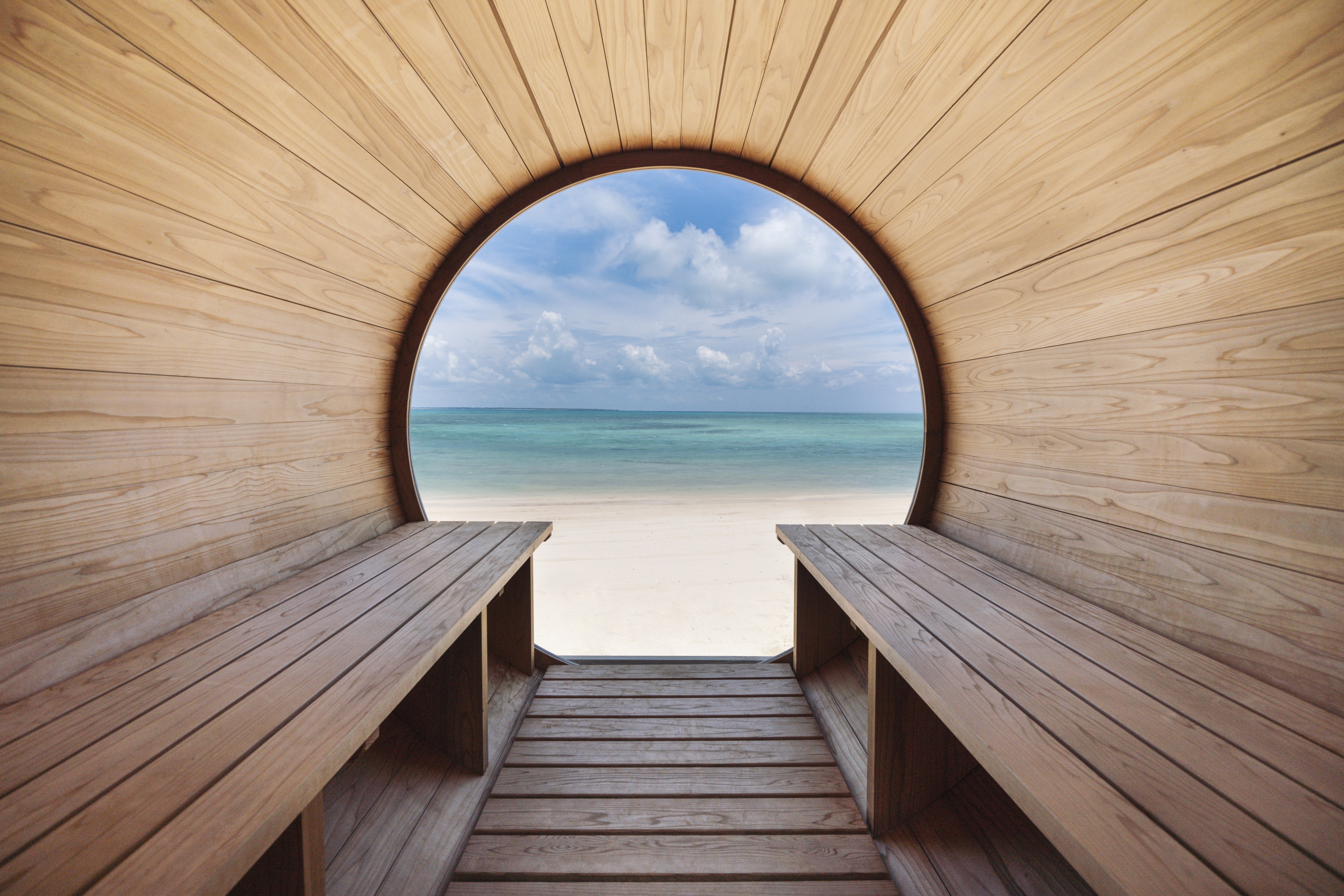 絶景を臨みながら海風でととのうバレルサウナ