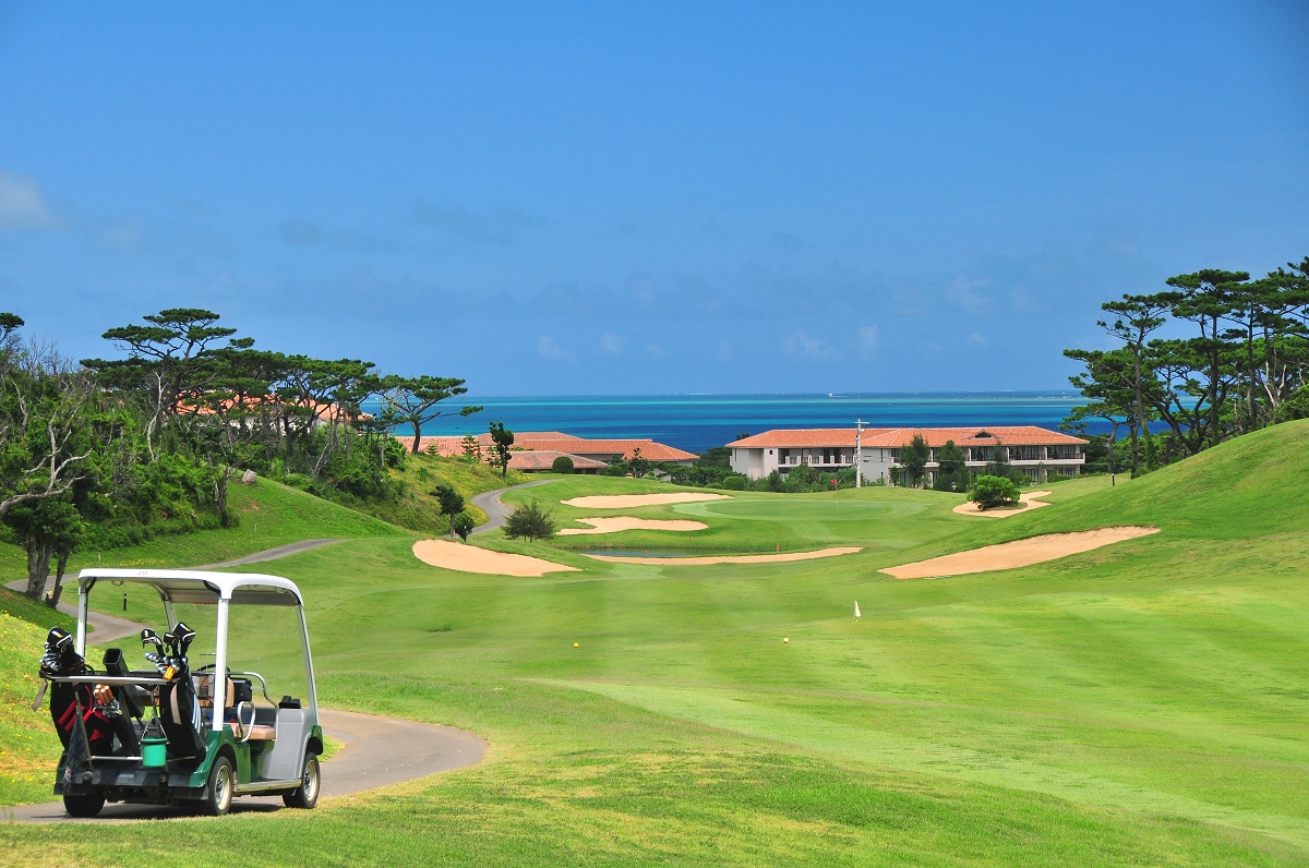 ホテル隣接のリゾートゴルフコース