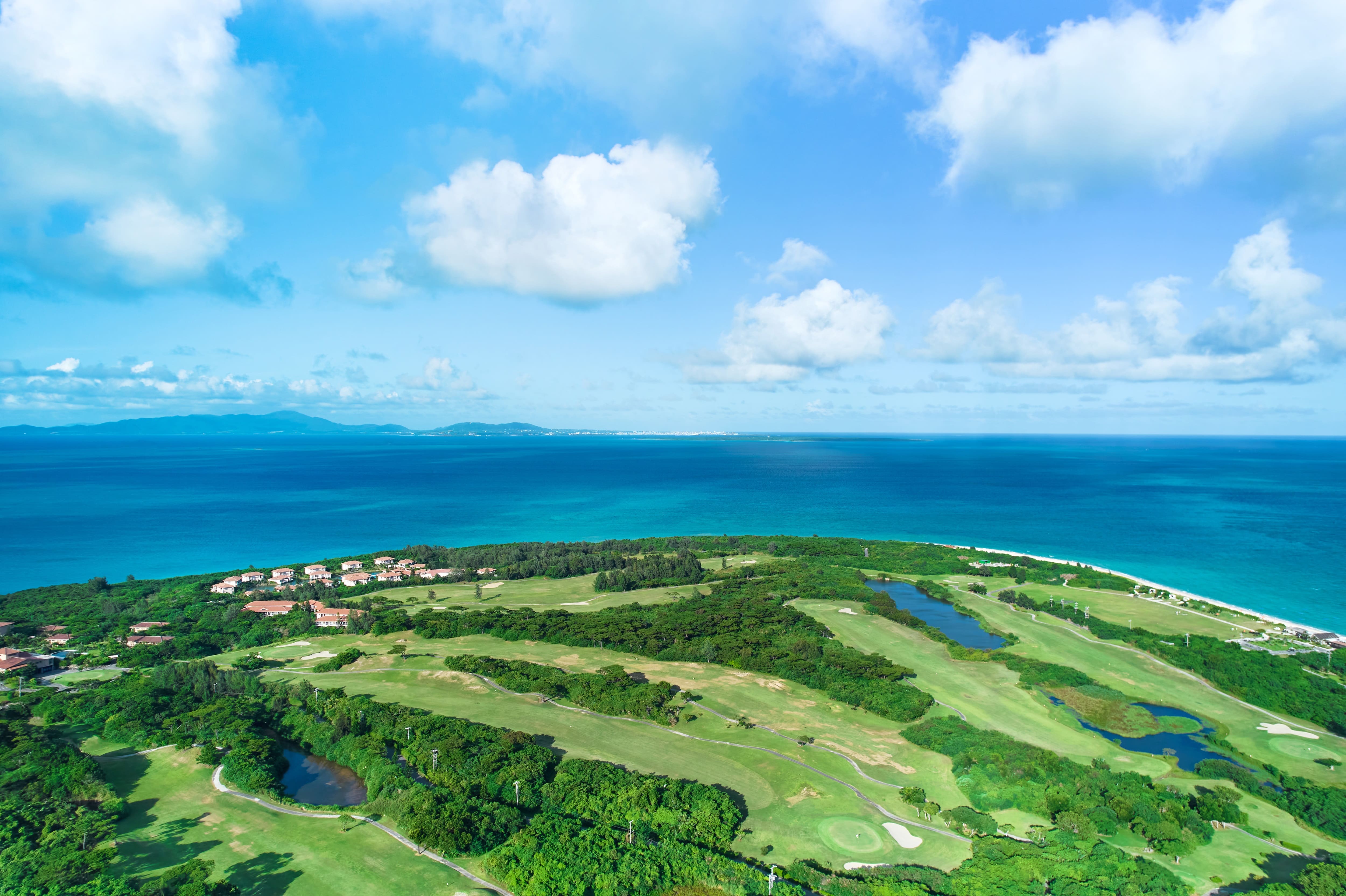 ホテル隣接のリゾートゴルフコース