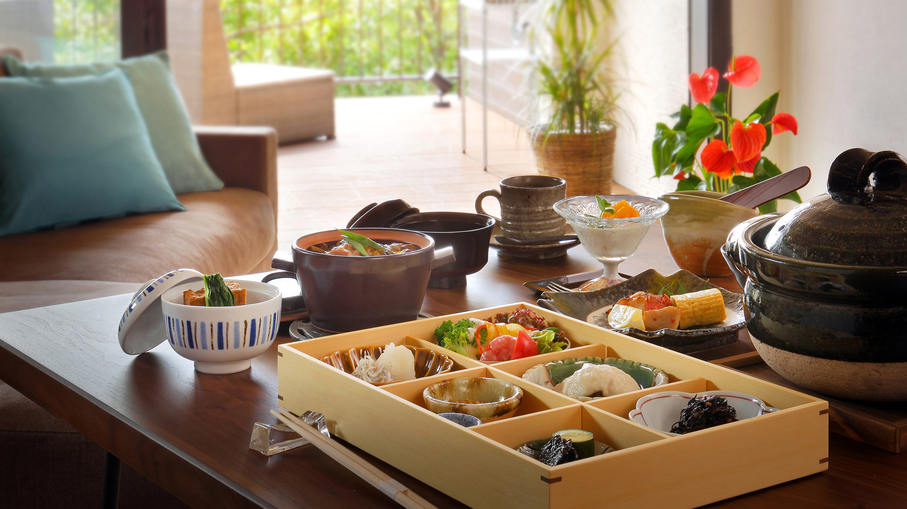 【ママパパいつもありがとう！】22時間ステイ・エステ・夕食時ドリンク無料・お土産付きのご褒美旅