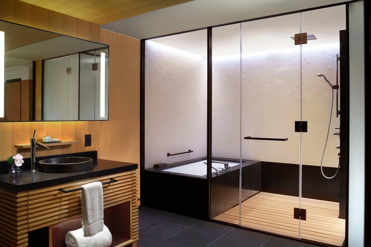 客室／ガーデンテラススイート　バスルーム