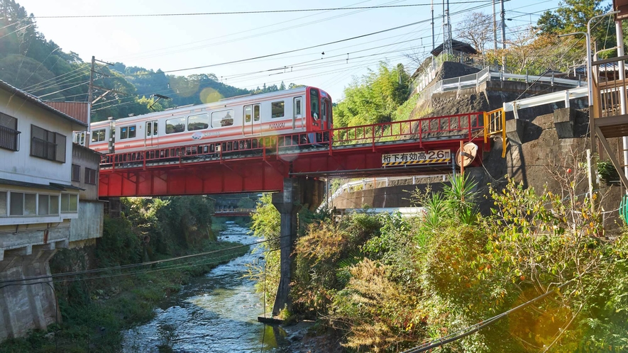 ・緑豊かでのどかな街並み。駅舎ホテルで高野山での旅をもっと特別に♪