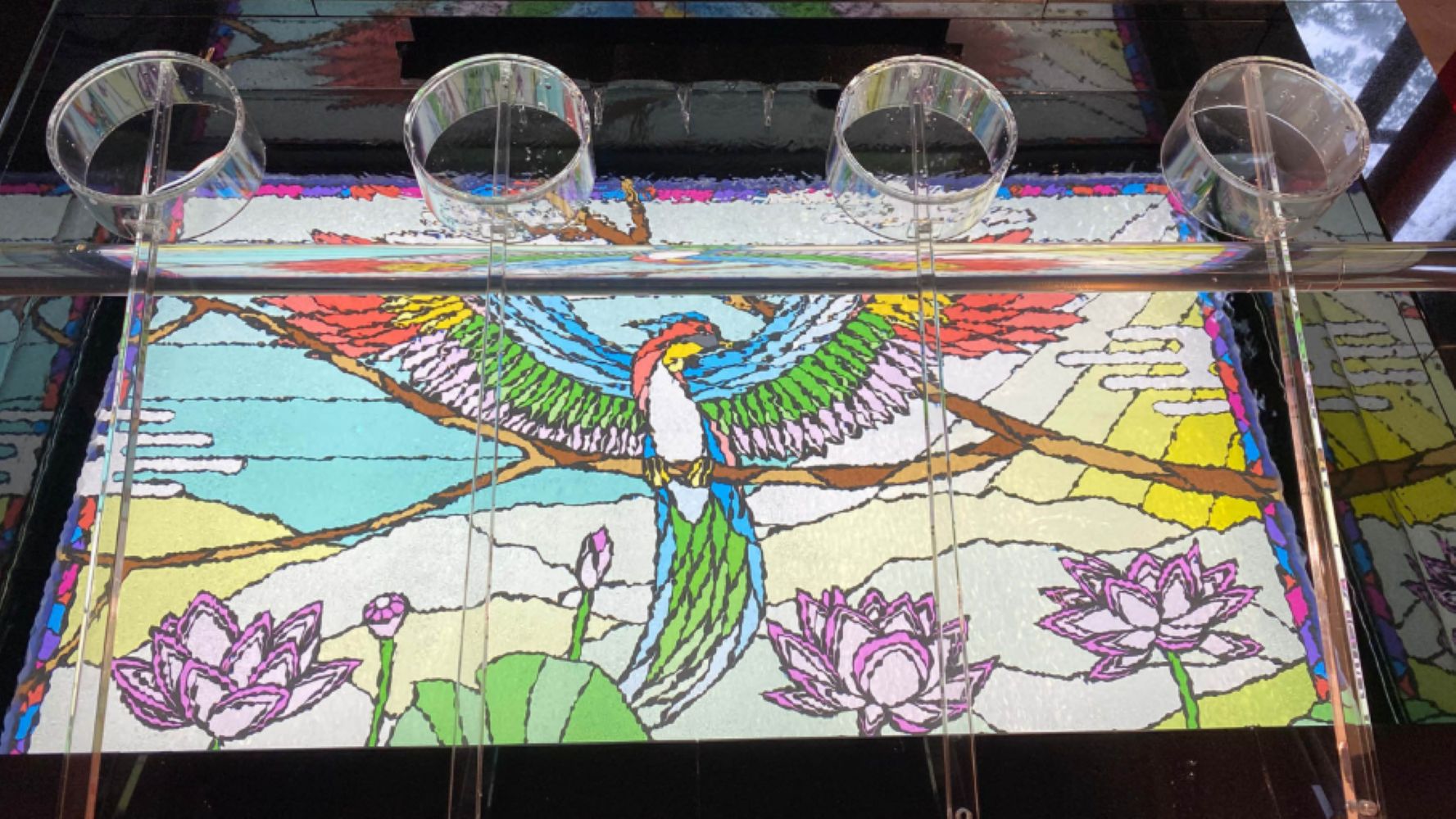 【極楽橋駅】極楽鳥や高野山ゆかりの動植物が描かれた駅内の壁画