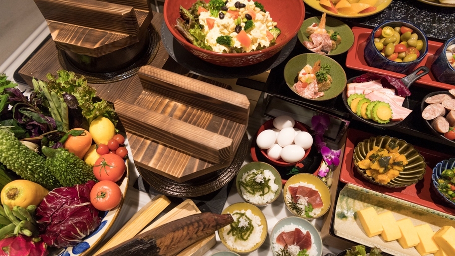 【最上階スカイプール★入場特典付】＆フリードリンクで夏を満喫♪　◆朝食付