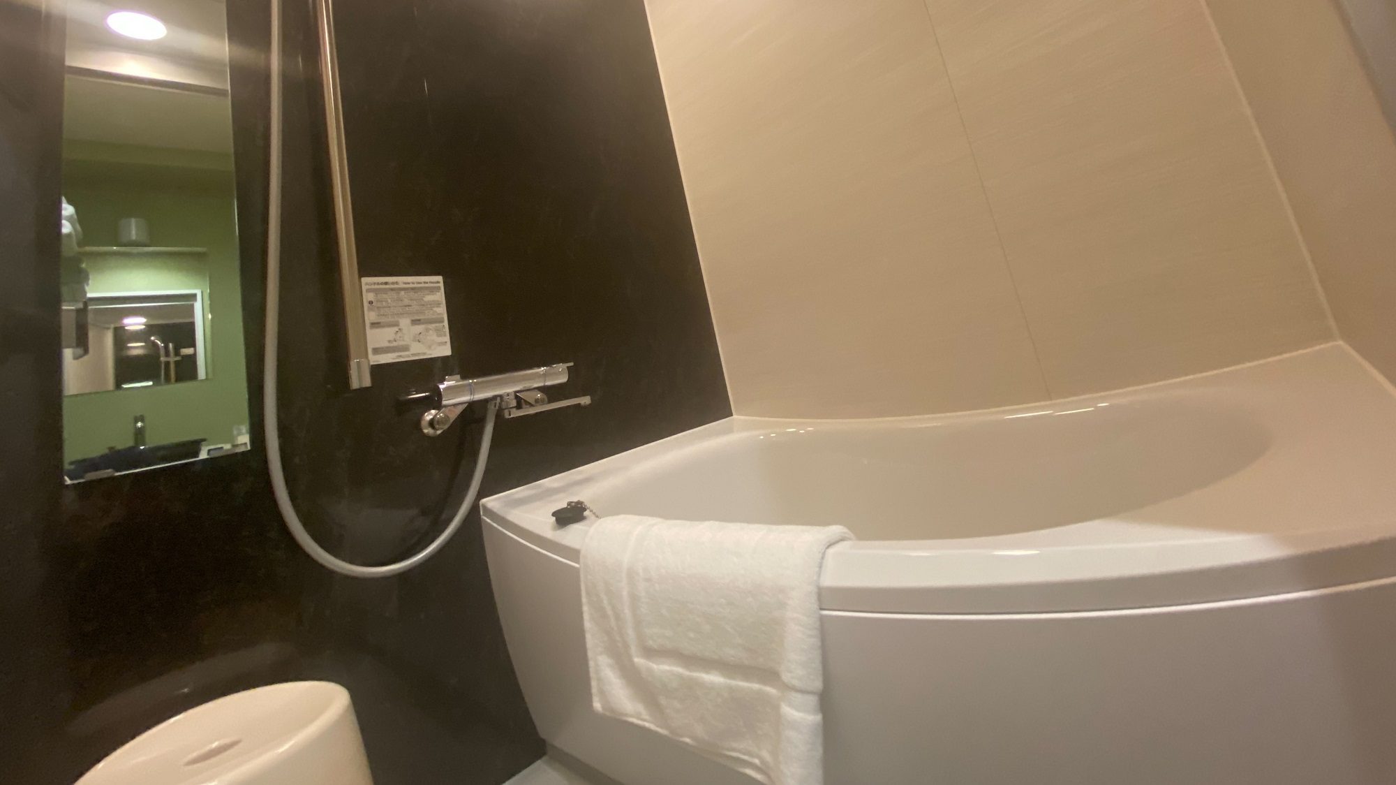 【ハイフロア / ハリウッドツインルーム】バス・シャワールーム