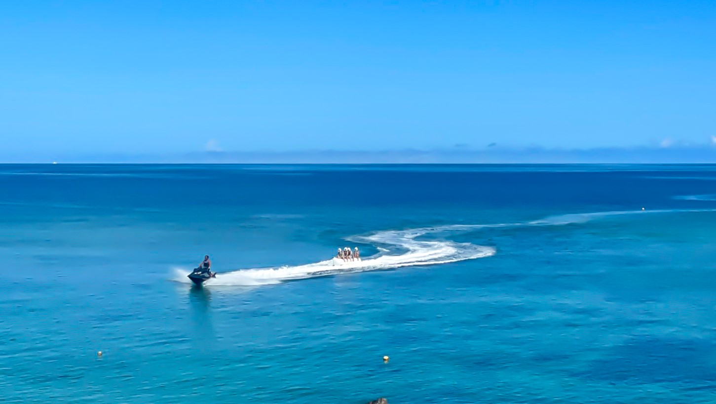 【アクティビティ】疾走感たっぷり！水上ジェットで海を駆ける。