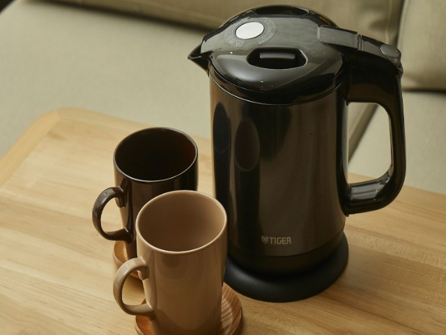 ケトルとマグカップ（イメージ）