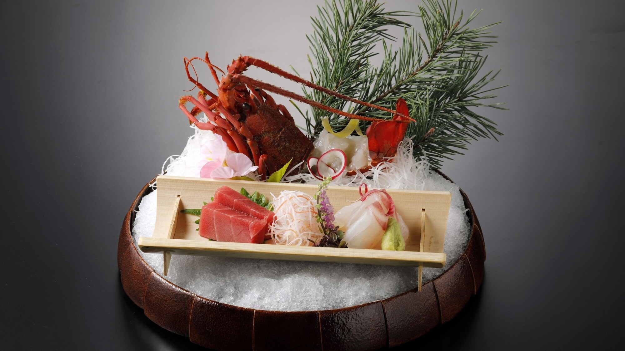 【早めの予約が断然お得！】新たな年の門出を旬彩でもてなす、新春特別懐石2食付プラン　/　夕食・朝食付