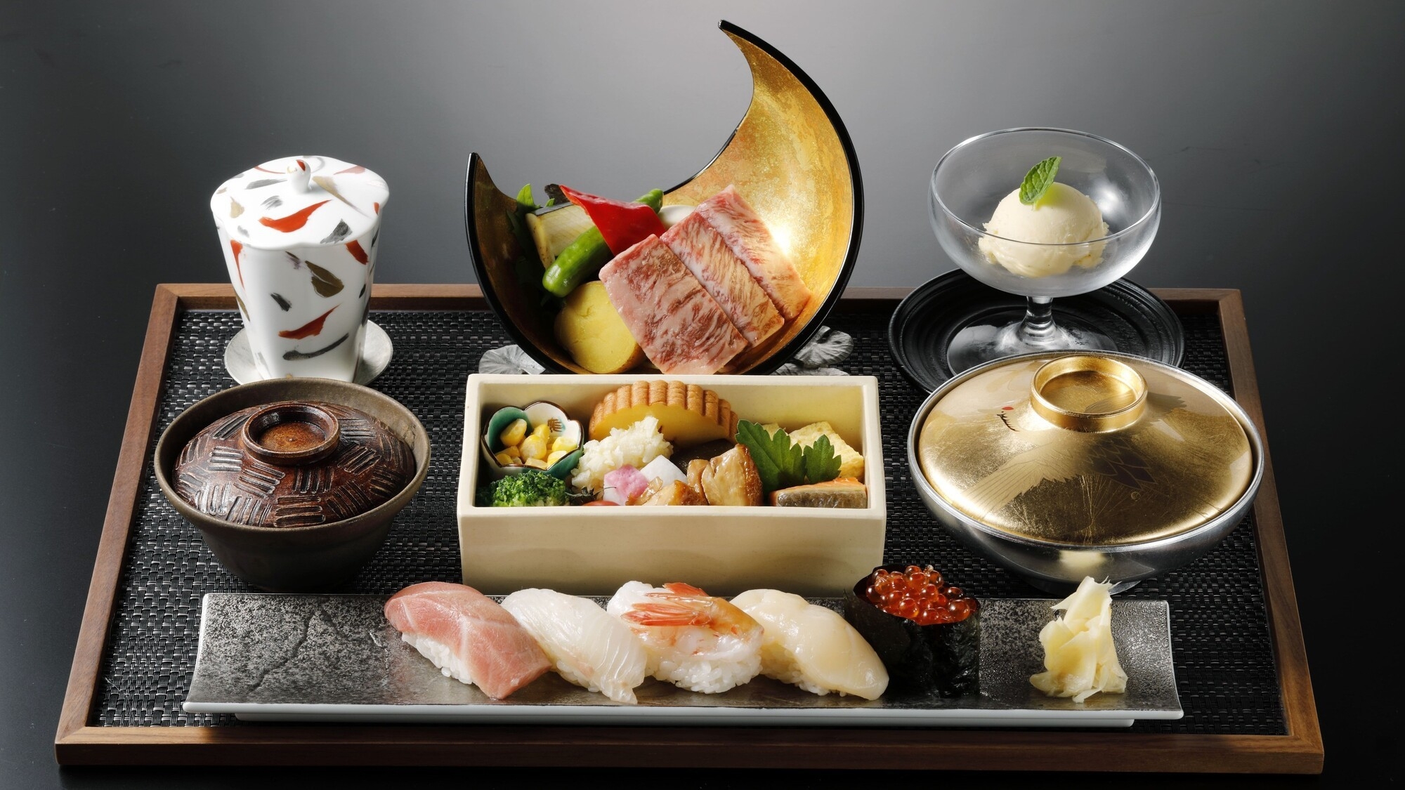 【早めの予約が断然お得！】新たな年の門出を旬彩でもてなす、新春特別懐石2食付プラン　/　夕食・朝食付