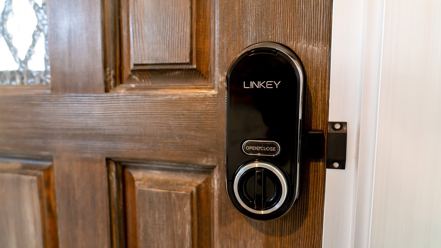 ・LINKEYの室内側　内側からの解錠と施錠も楽々です