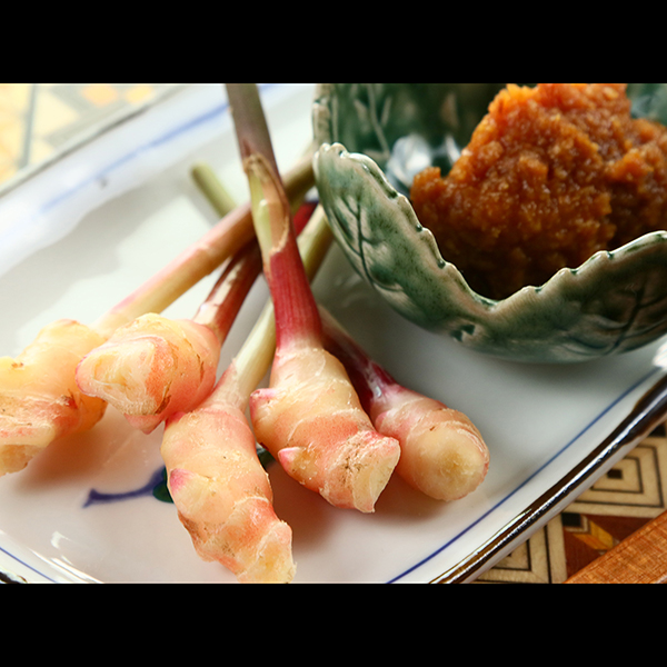 地元で採れた食材を使います【朝食】