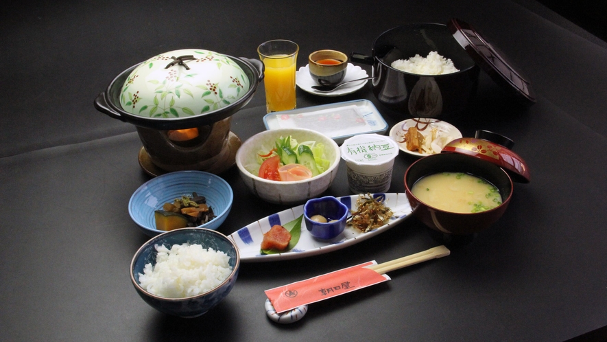 【朝食の一例】朝はなんといっても美味しいお米に味噌汁♪