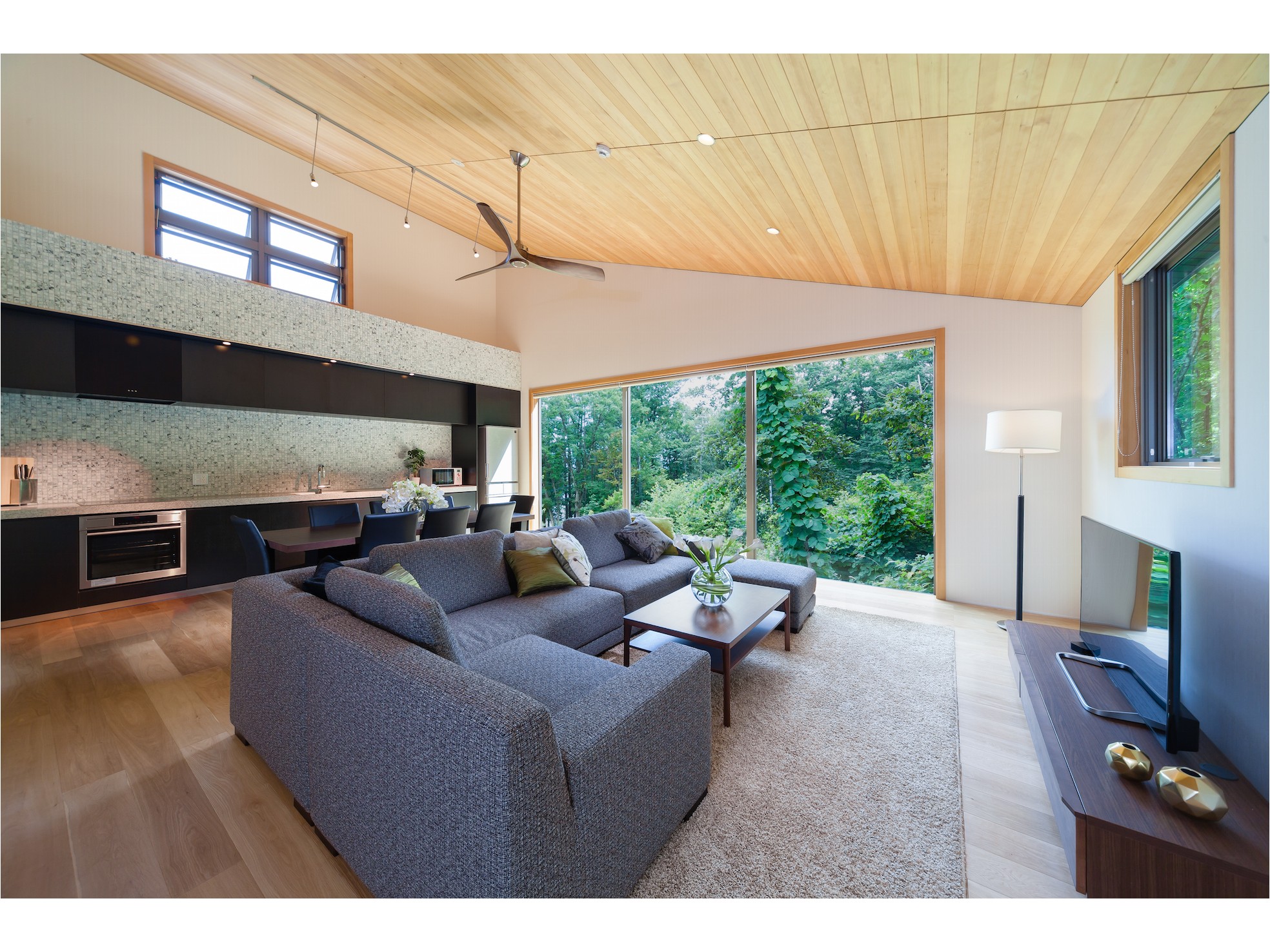 リビングルーム（２）夏