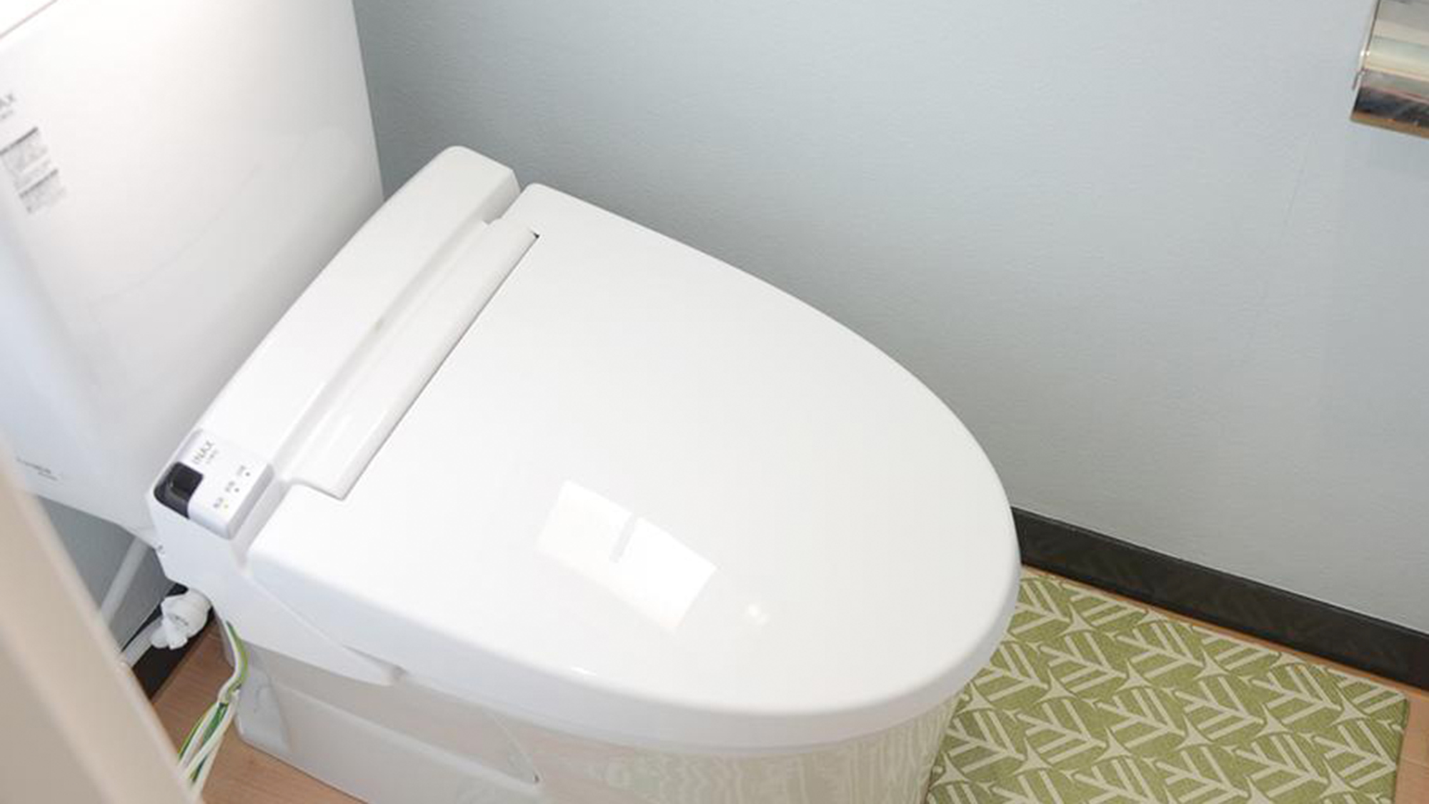 ・【401号室/トイレ】清潔に保たれたトイレには洗浄機能が付いており、快適にご利用いただけます